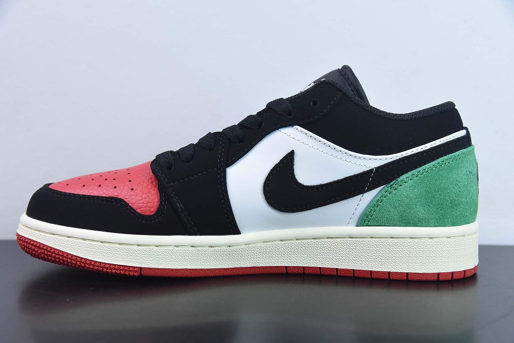 Air Jordan 1 Low "Quai 54" AJ1 乔1锦标赛20周年特别款 低帮文化休闲板鞋 货号:FQ6703-100