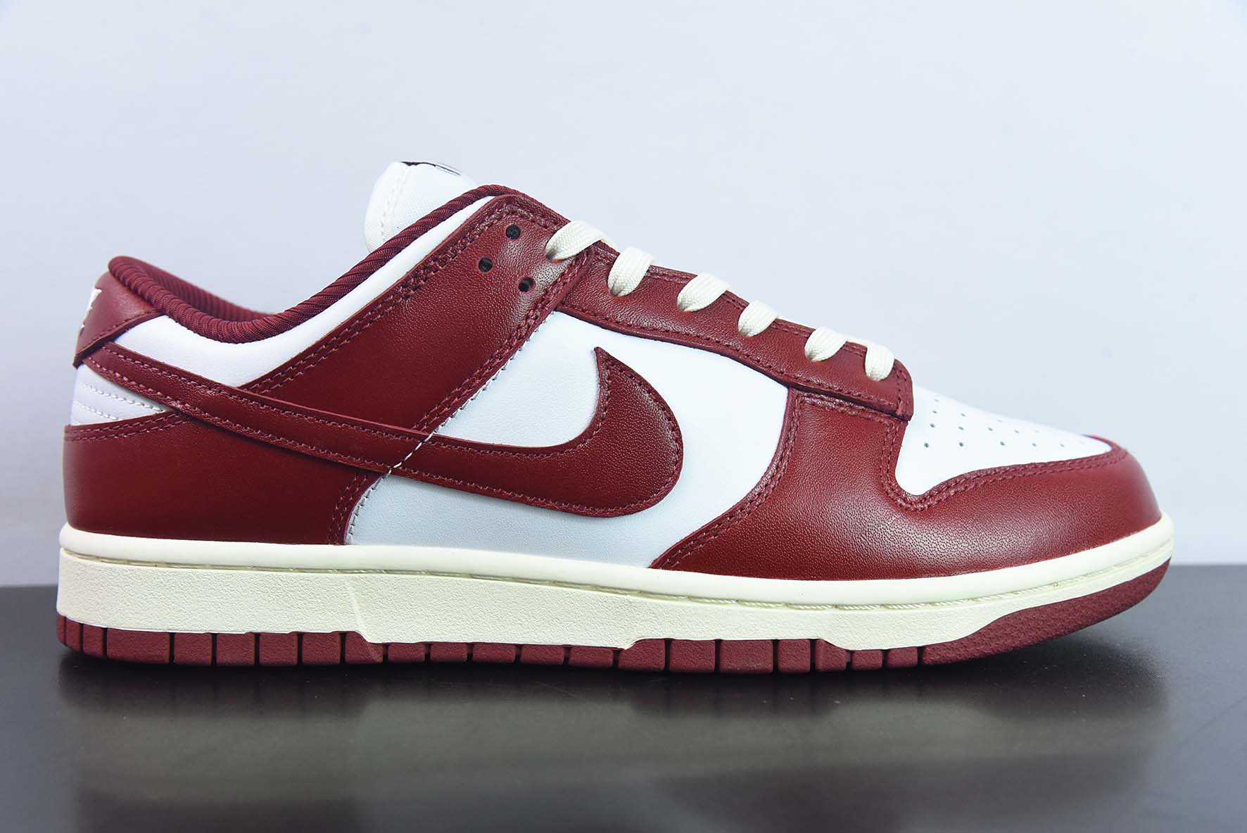 Nike Dunk Low 红白色 酒红低帮PRM 复古休闲运动板鞋货号:FJ4555-100
