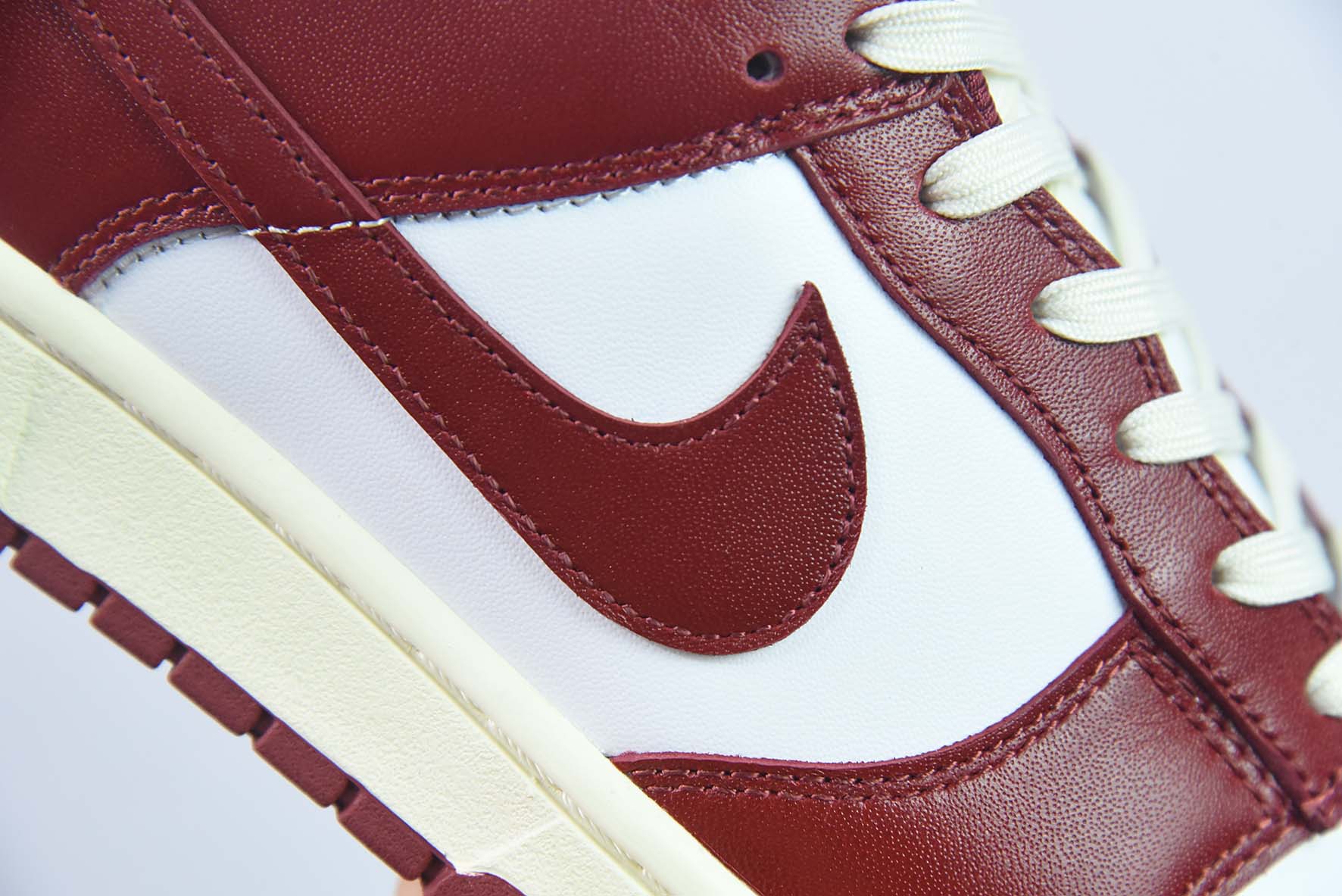Nike Dunk Low 红白色 酒红低帮PRM 复古休闲运动板鞋货号:FJ4555-100