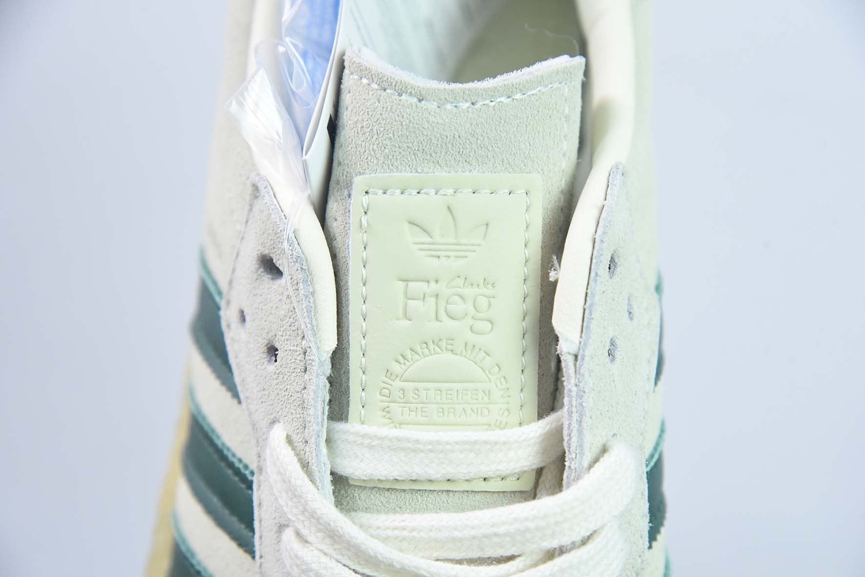阿迪KITH x Clarks x Adidas Originals 8th Street Samba板鞋 桑巴 KITH 三方联名款 货号:ID7297