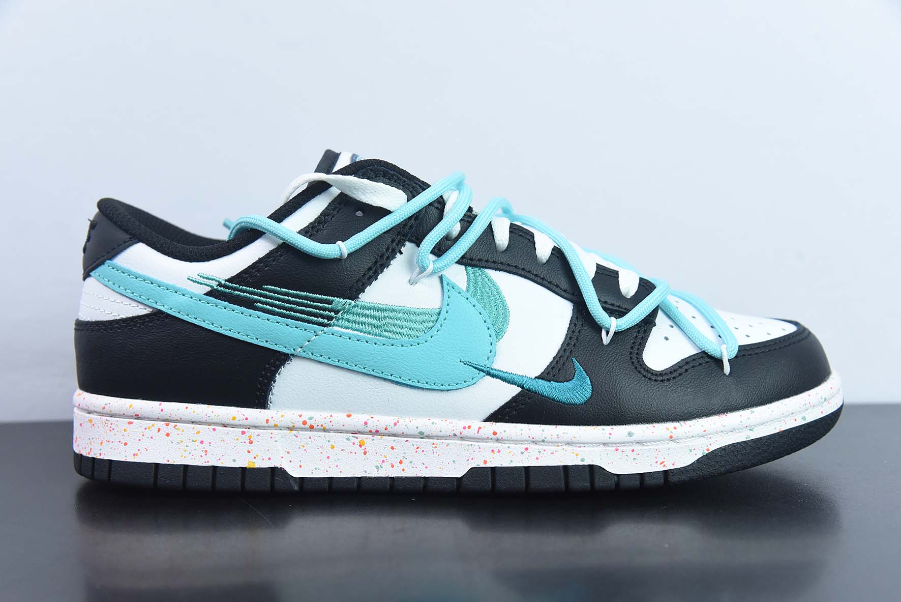 Nike SB Dunk Low 泼墨黑蓝 反转三勾 解构抽绳鞋带 货号：FD4623-135
