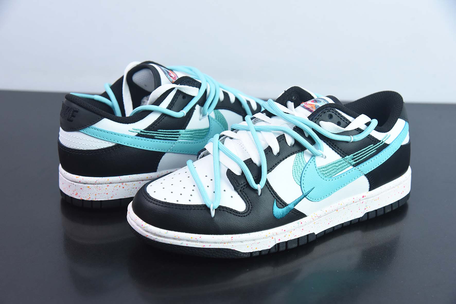 Nike SB Dunk Low 泼墨黑蓝 反转三勾 解构抽绳鞋带 货号：FD4623-135