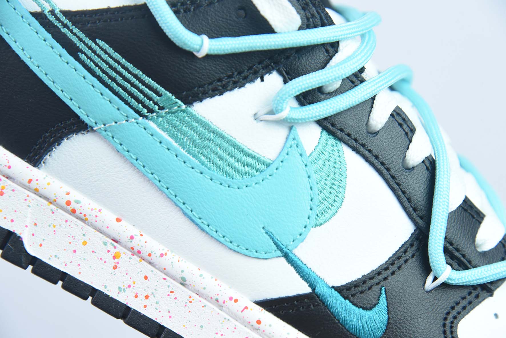Nike SB Dunk Low 泼墨黑蓝 反转三勾 解构抽绳鞋带 货号：FD4623-135