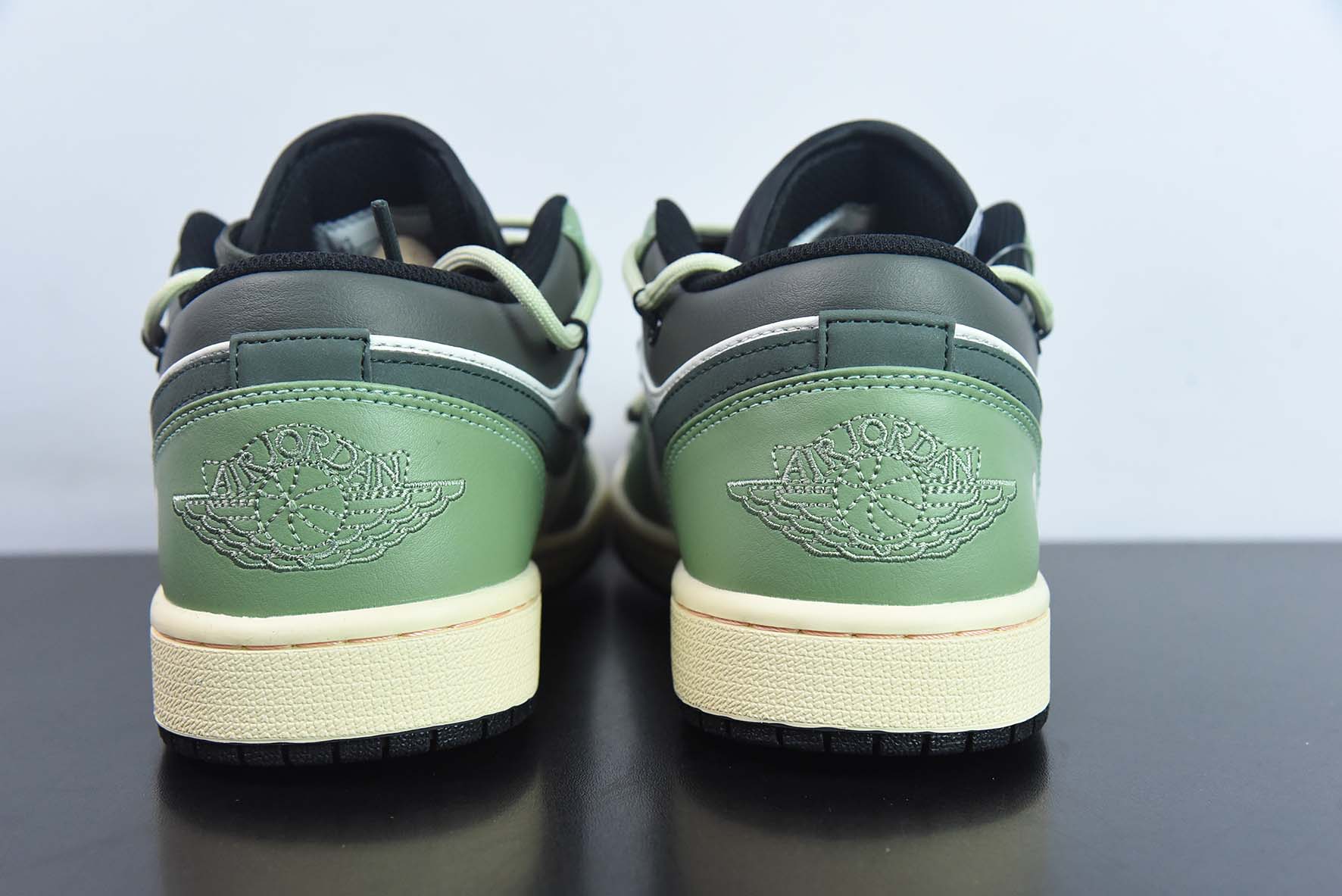 Air Jordan AJ1 Low 乔丹一代双绑绳低帮经典复古运动篮球鞋 553558-062
