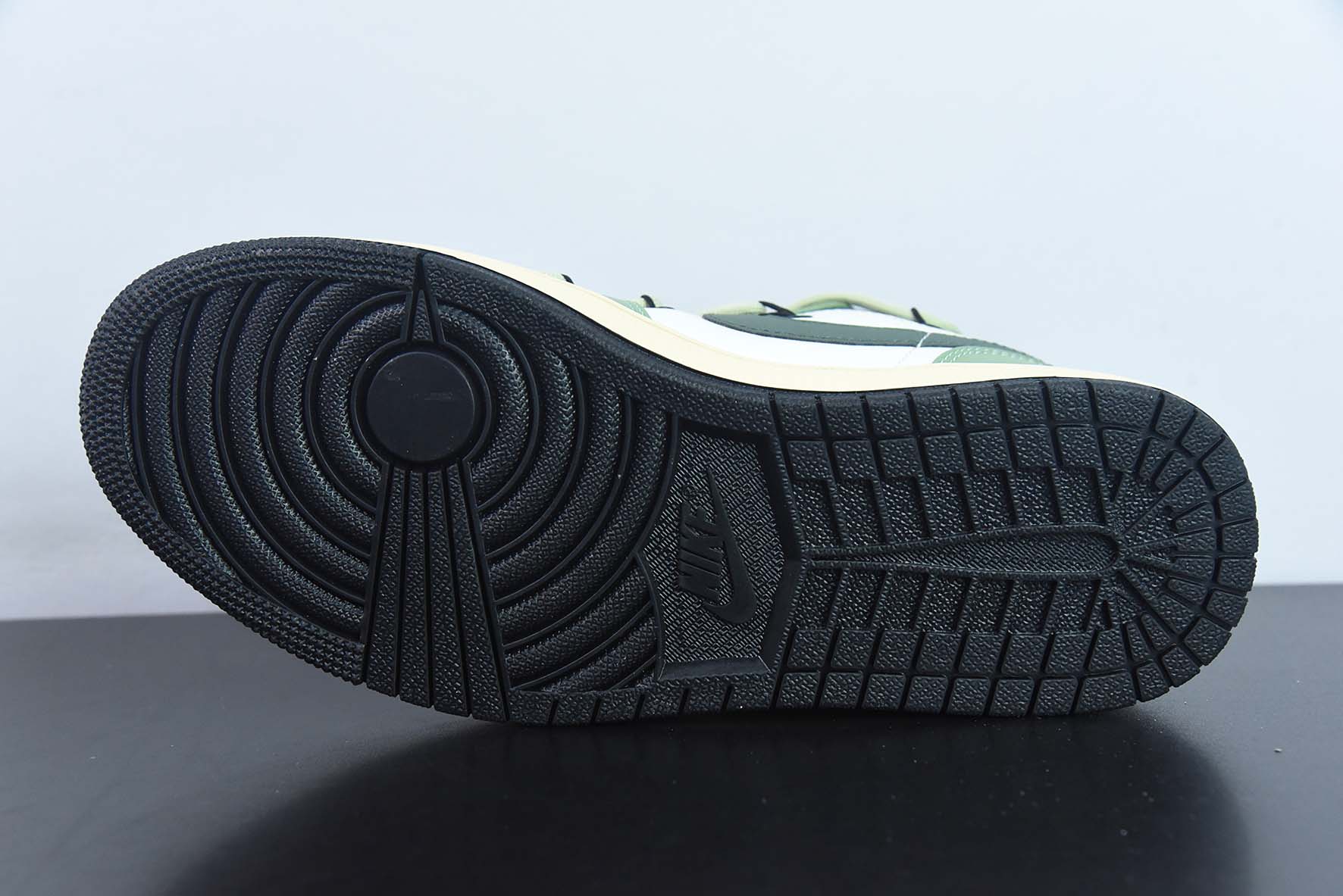Air Jordan AJ1 Low 乔丹一代双绑绳低帮经典复古运动篮球鞋 553558-062