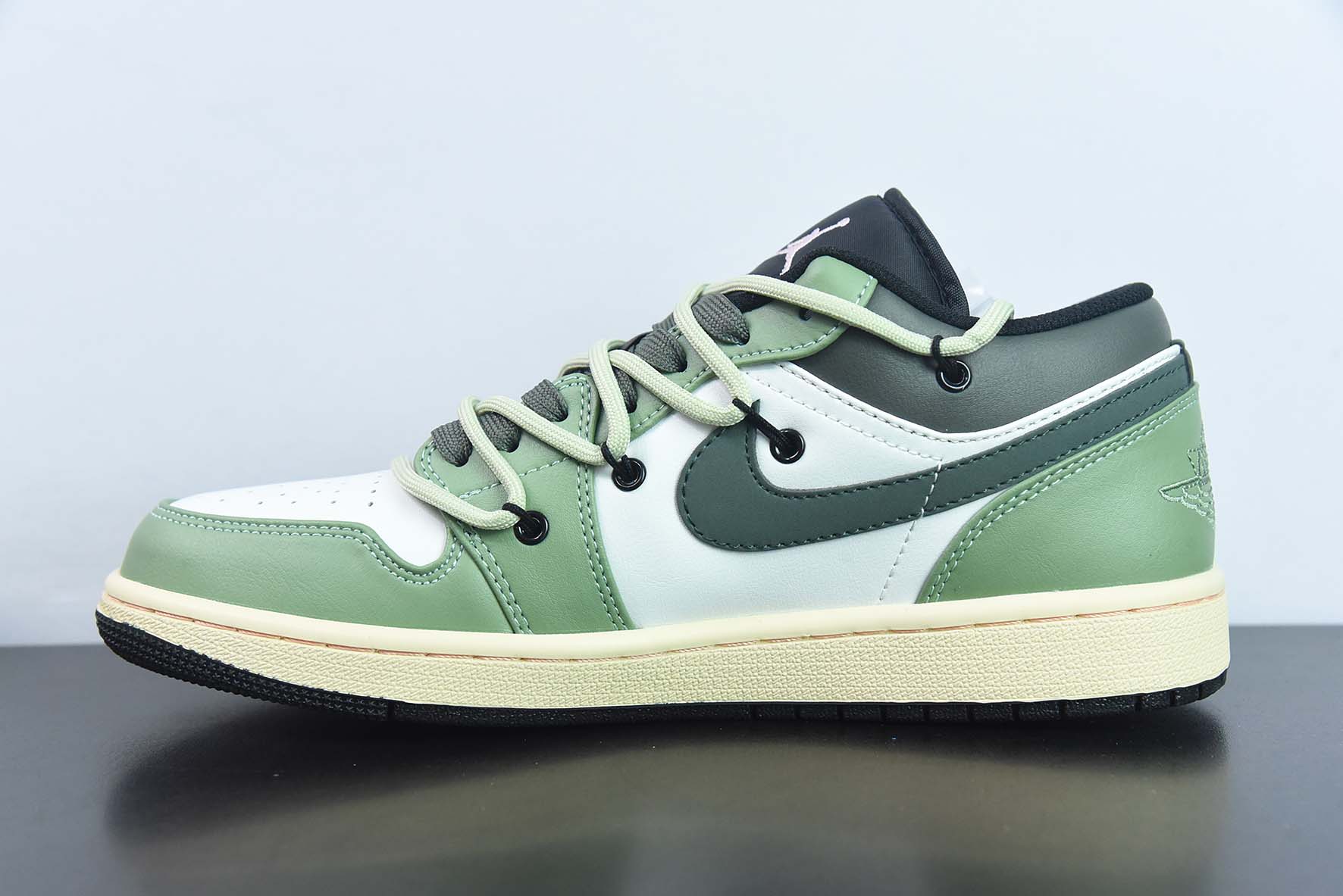 Air Jordan AJ1 Low 乔丹一代双绑绳低帮经典复古运动篮球鞋 553558-062