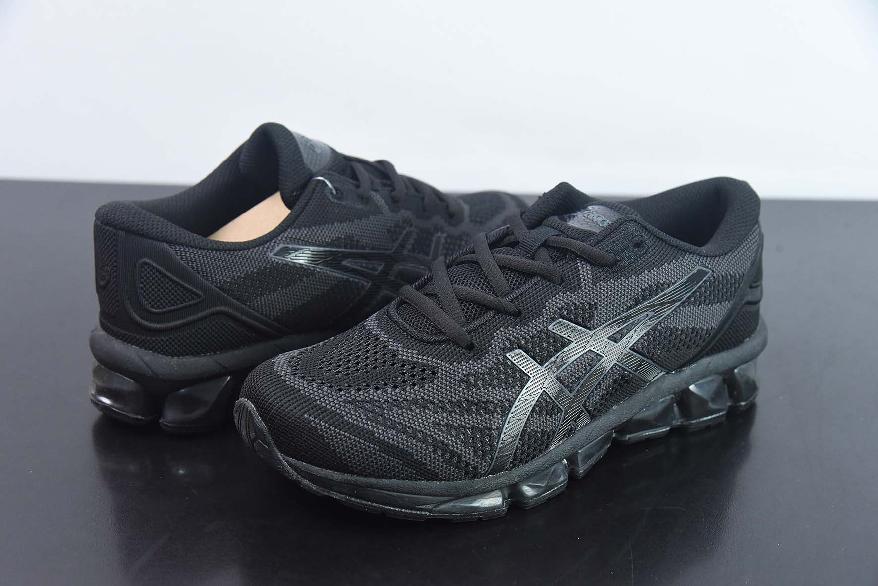 Asics Gel-Quantum 360 VII 亚瑟士运动透气专业跑鞋 货号：1201A747-001