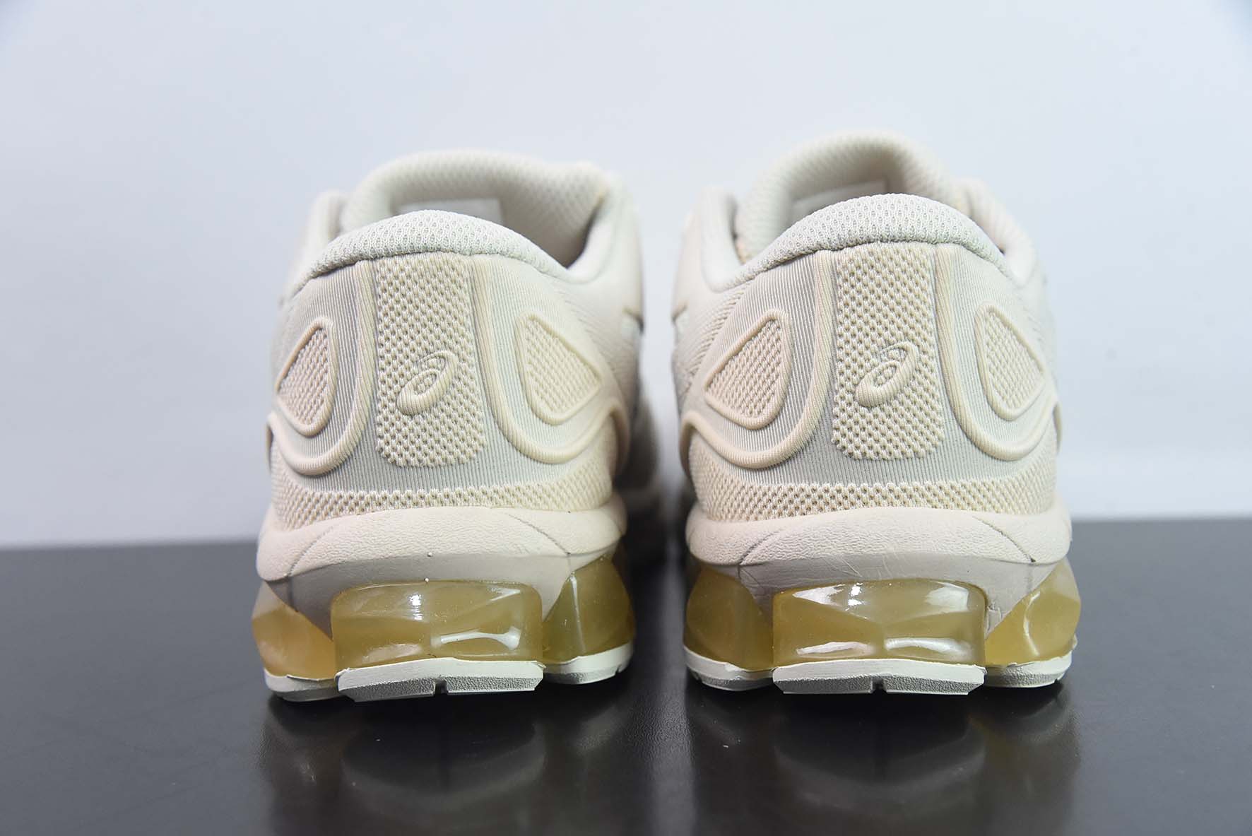 Asics Gel-Quantum 360 VII 亚瑟士运动透气专业跑鞋 货号：1201A747-101