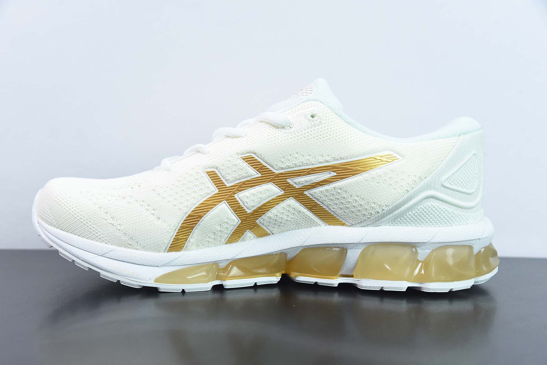 Asics Gel-Quantum 360 VII 亚瑟士运动透气专业跑鞋 货号：1201A747-100