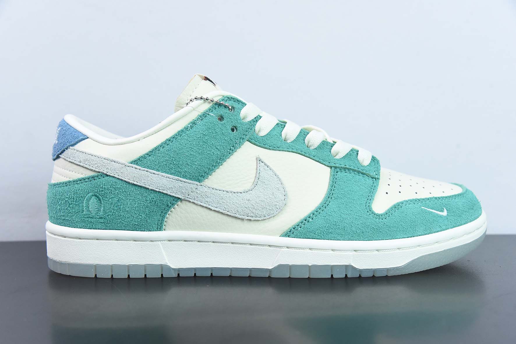 NK Dunk Low " 80s Bus " 韩国限定 泫雅同款 80年代巴士 低帮运动休闲滑板鞋 货号:CZ6501-101