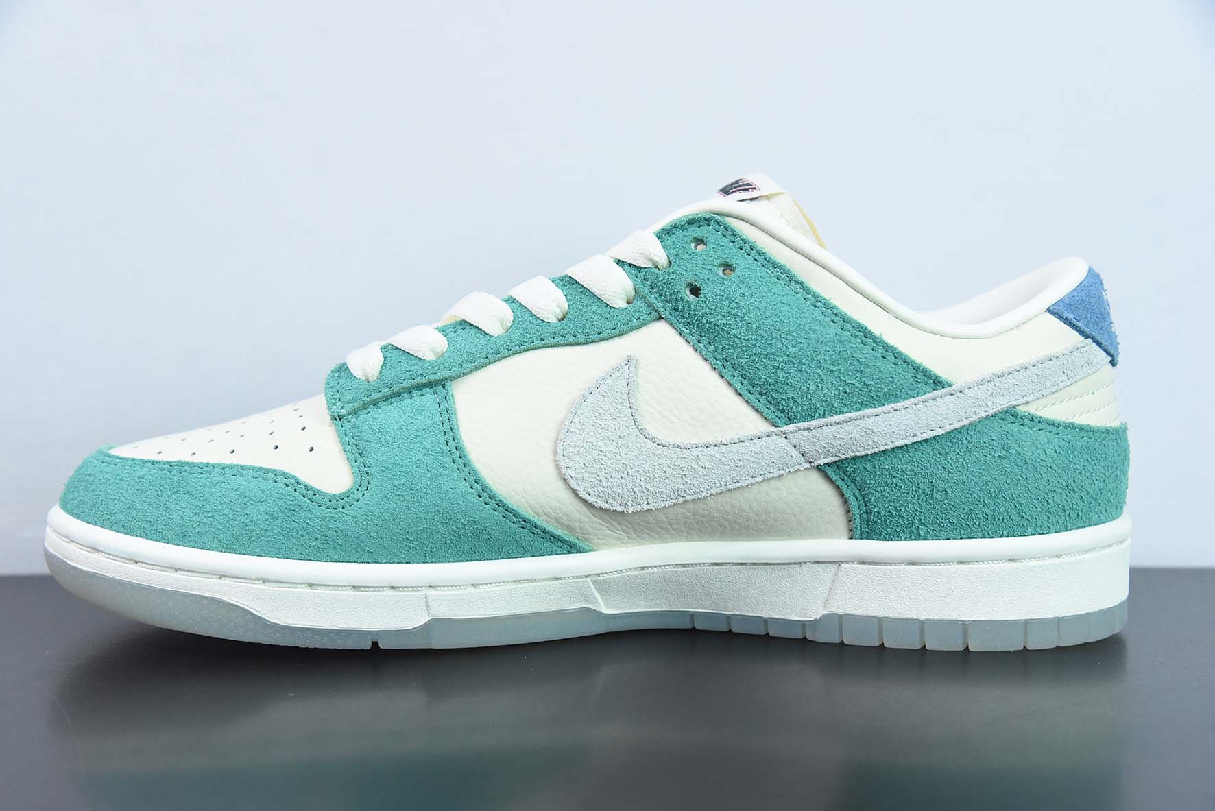 NK Dunk Low " 80s Bus " 韩国限定 泫雅同款 80年代巴士 低帮运动休闲滑板鞋 货号:CZ6501-101