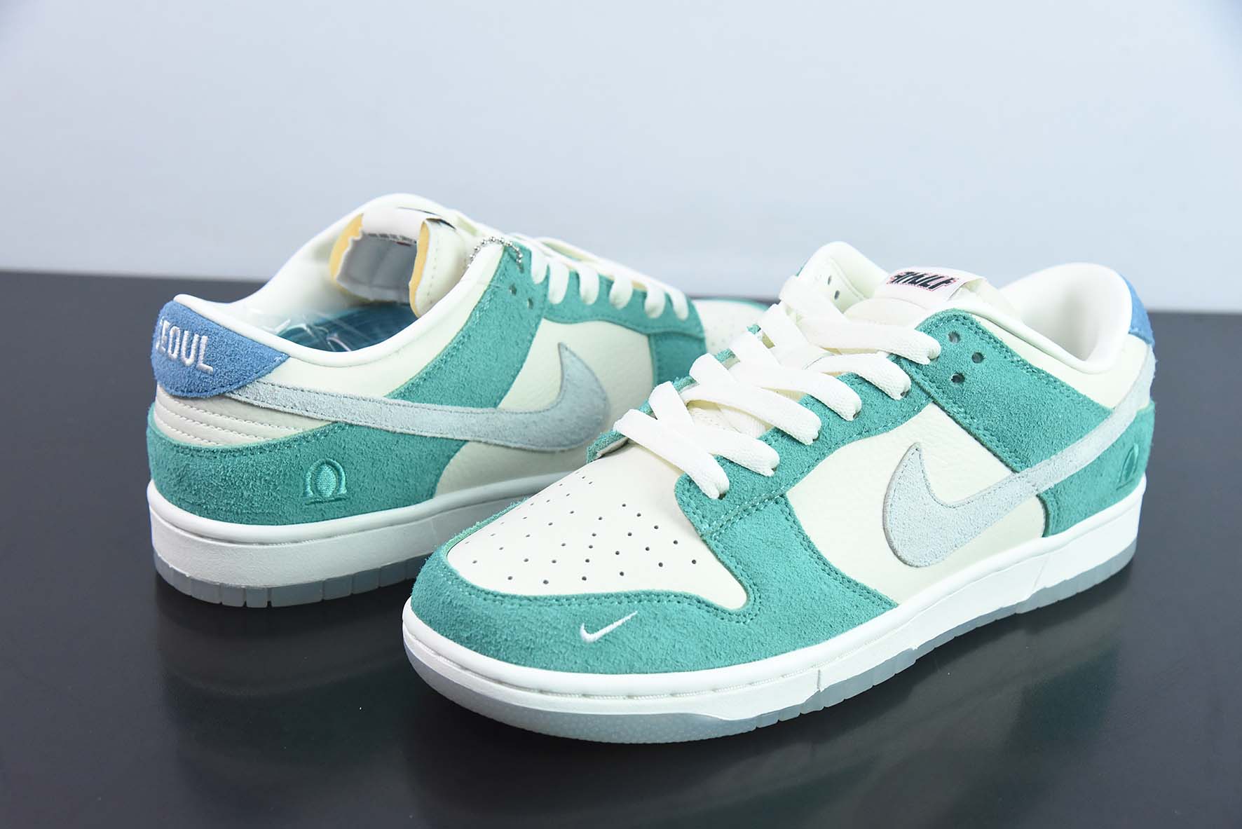 NK Dunk Low " 80s Bus " 韩国限定 泫雅同款 80年代巴士 低帮运动休闲滑板鞋 货号:CZ6501-101