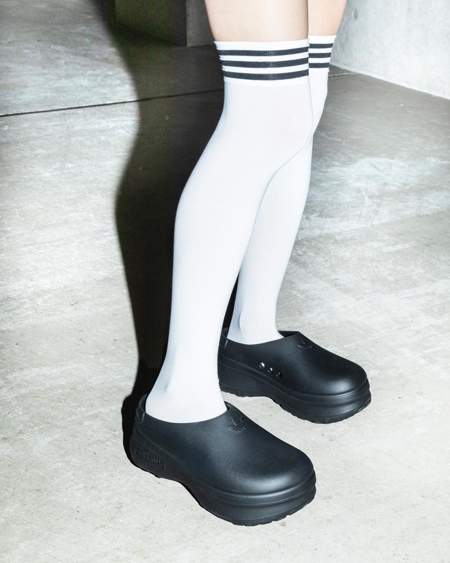 NO:443950,Originals AdiFOM Stan Smith Mule Adi resistant to slippery wear and lightweight Muller chef shoes foot material #, semi-drag19860909Originals AdiFOM Stan Smith Mule 阿迪防滑耐磨轻便 穆勒厨师鞋 上脚素材#,半拖,Women's Shoes