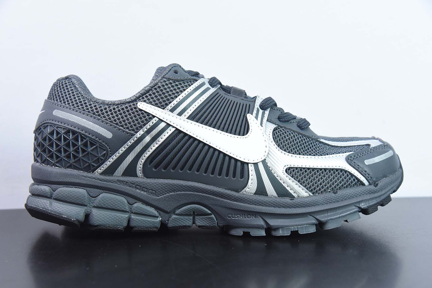 FBR33285536 NIKE ZOOM Vomero 5 SP tendencia retro, Vomero 5 V5, número de producto: BV1358 002, tallas: 36-45