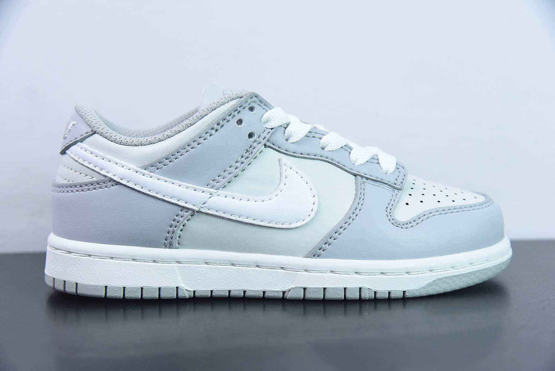 DBY33285536 NK Dunk Low (PLS) zapatos para niños, gris y blanco, zapatillas de skate casual de caña baja, número de pro…