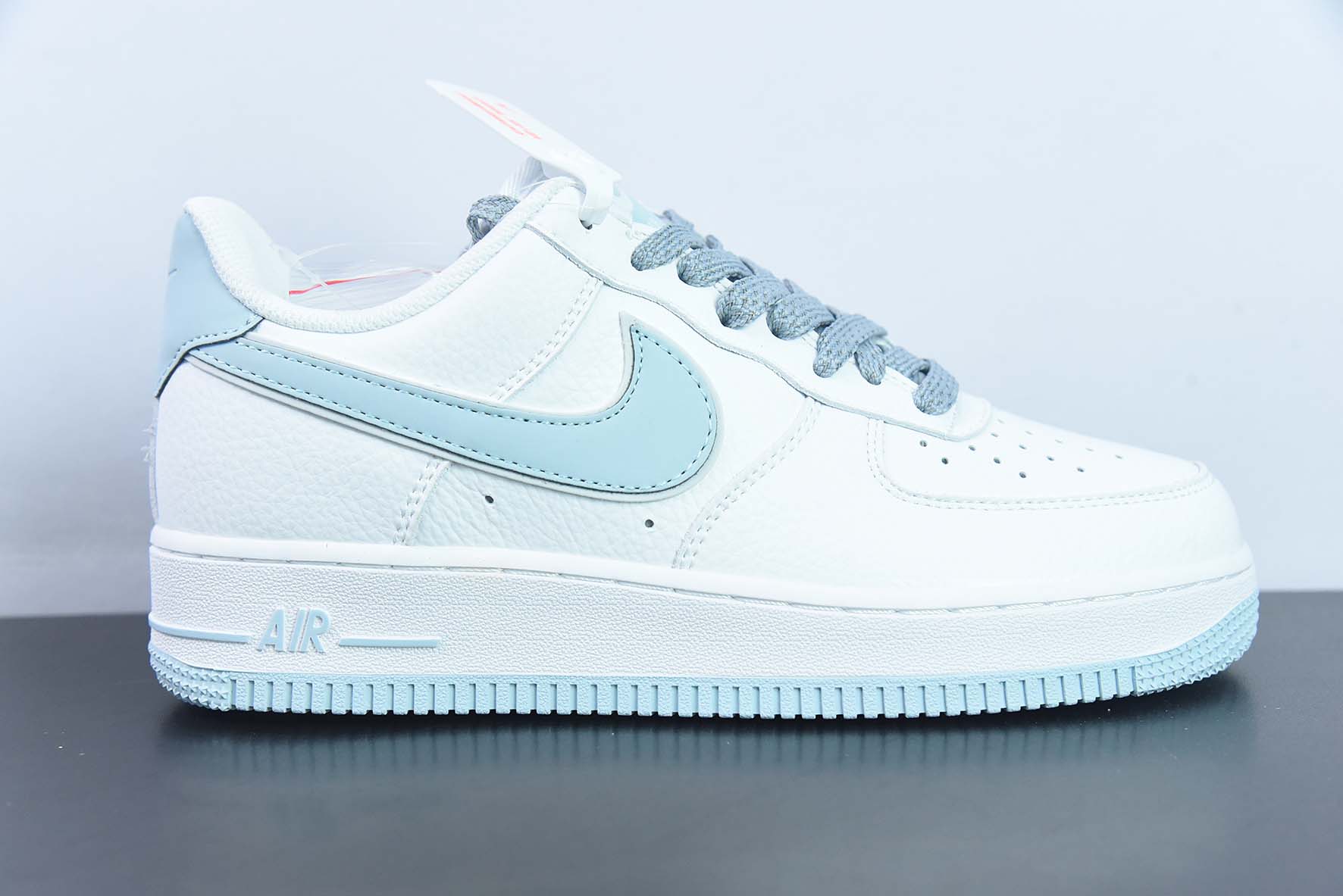 ZAD87056332 Nike Air Force 1 Low 空军一号 白蓝满天星 货号：AQ2566 201 尺码：36-45