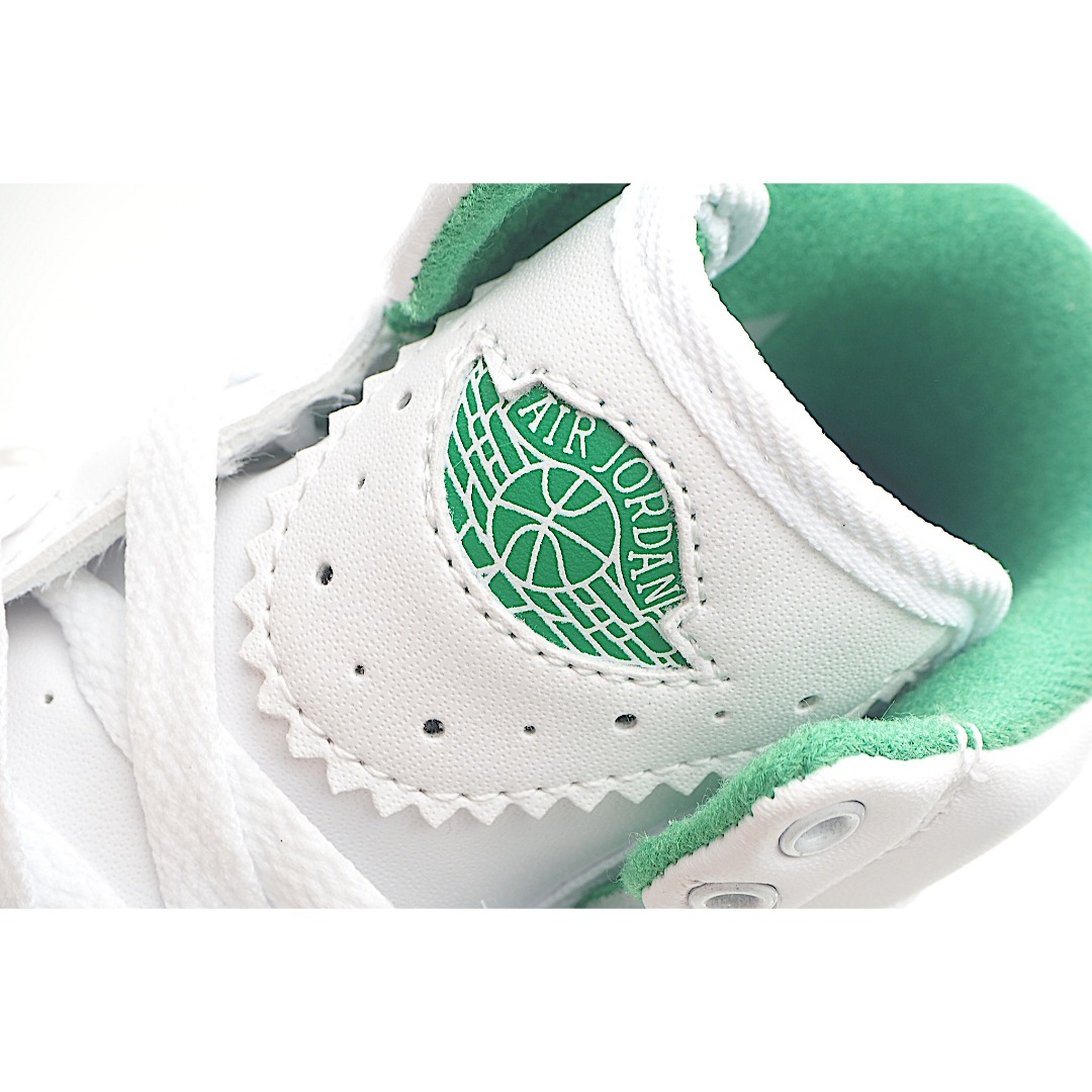 图片[8]-AJ 2代中帮系带复古童鞋 你的孩子会摇滚经典的吧! AJ2 于1986 年首次亮相，是其著名前身的酷炫弟弟一-标志性AJ1的更时尚、更简约的版本。鞋面采用舒适材质，提升上脚体验。鞋身延续了经典款式设计，并加强了鞋面的包裹和支撑性能。鞋底精心打造的防滑底纹，抓地稳固。 尺码：24-37.5-选品中心