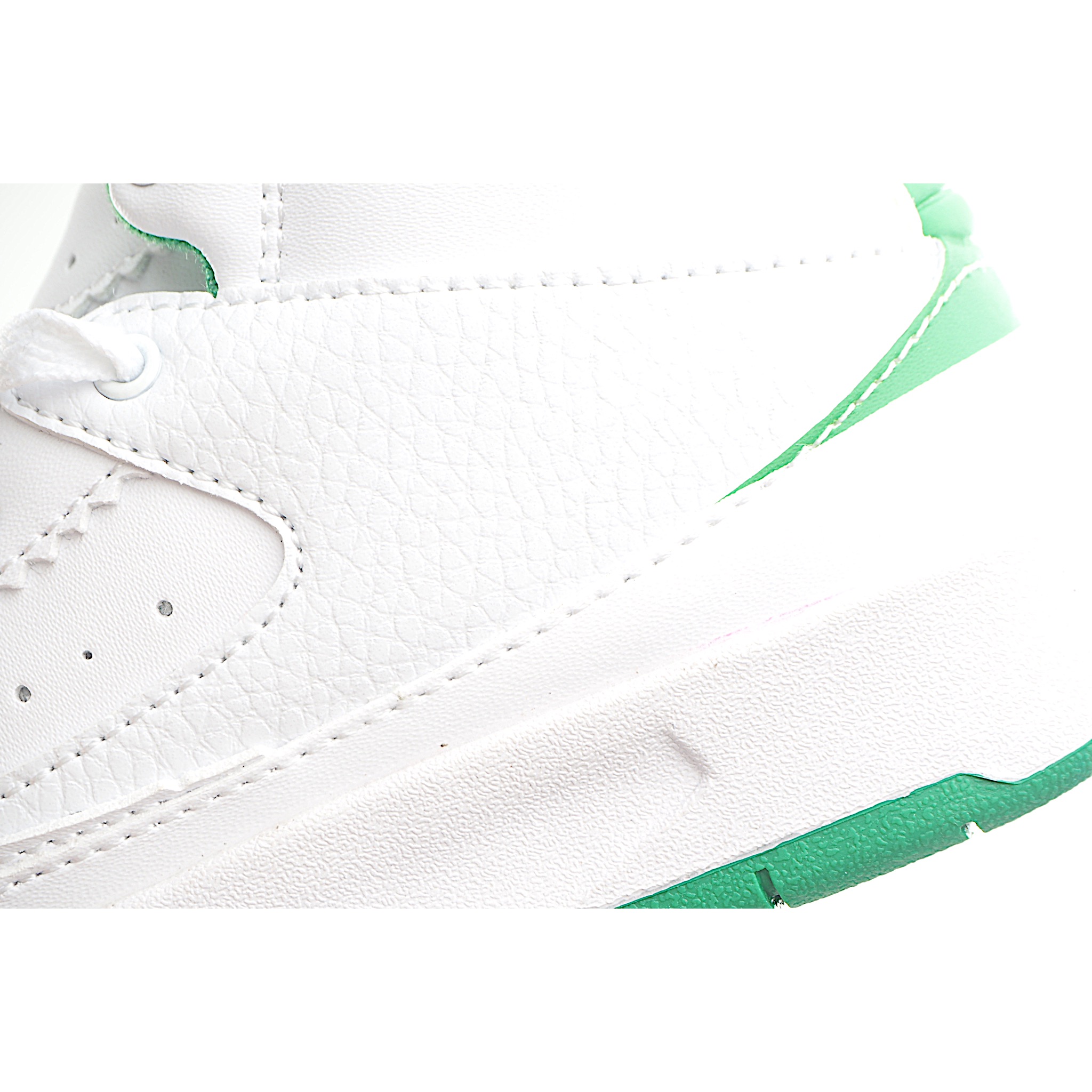 图片[9]-AJ 2代中帮系带复古童鞋 你的孩子会摇滚经典的吧! AJ2 于1986 年首次亮相，是其著名前身的酷炫弟弟一-标志性AJ1的更时尚、更简约的版本。鞋面采用舒适材质，提升上脚体验。鞋身延续了经典款式设计，并加强了鞋面的包裹和支撑性能。鞋底精心打造的防滑底纹，抓地稳固。 尺码：24-37.5-选品中心