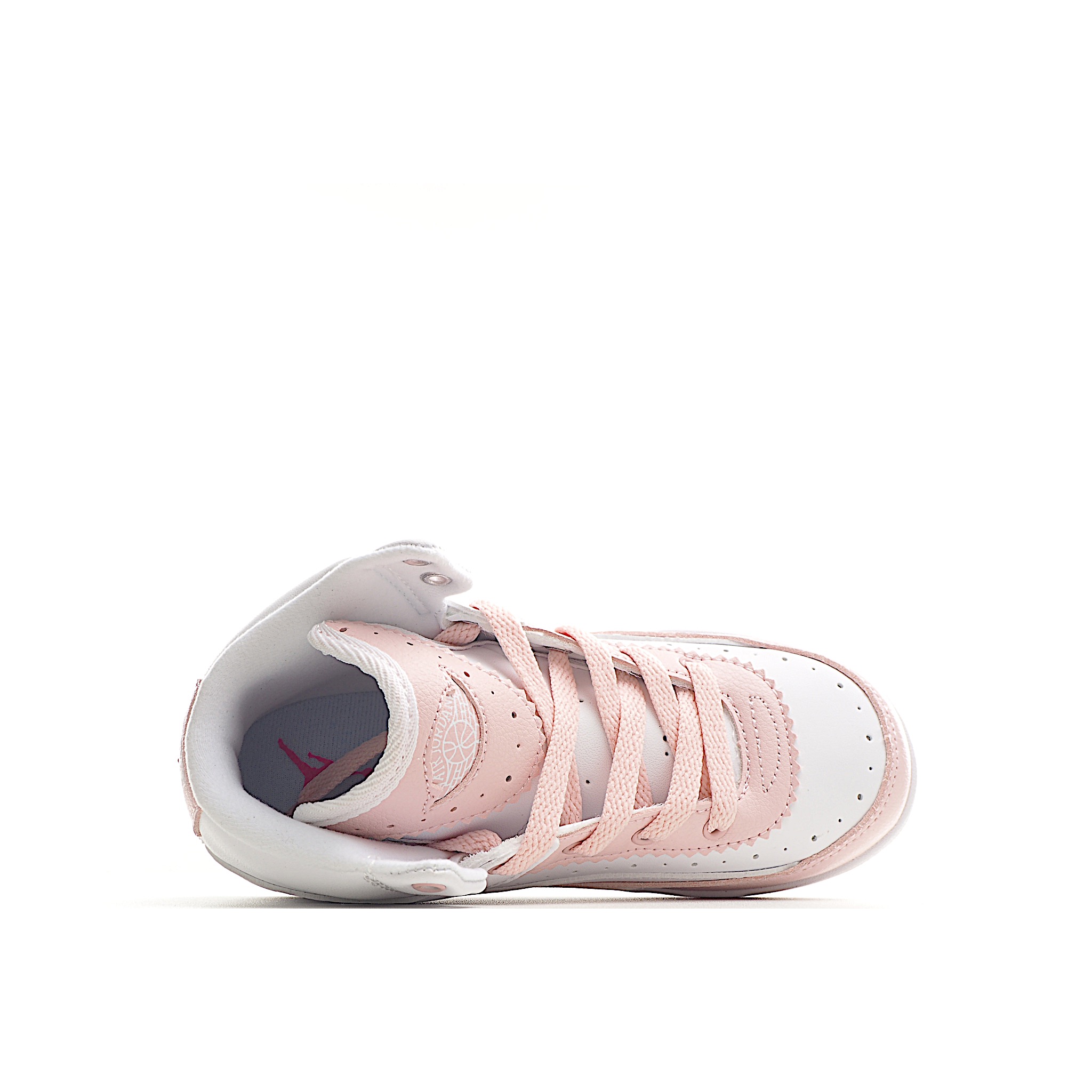 图片[4]-AJ 2代中帮系带复古童鞋 你的孩子会摇滚经典的吧! AJ2 于1986 年首次亮相，是其著名前身的酷炫弟弟一-标志性AJ1的更时尚、更简约的版本。鞋面采用舒适材质，提升上脚体验。鞋身延续了经典款式设计，并加强了鞋面的包裹和支撑性能。鞋底精心打造的防滑底纹，抓地稳固。 尺码：24-37.5-选品中心