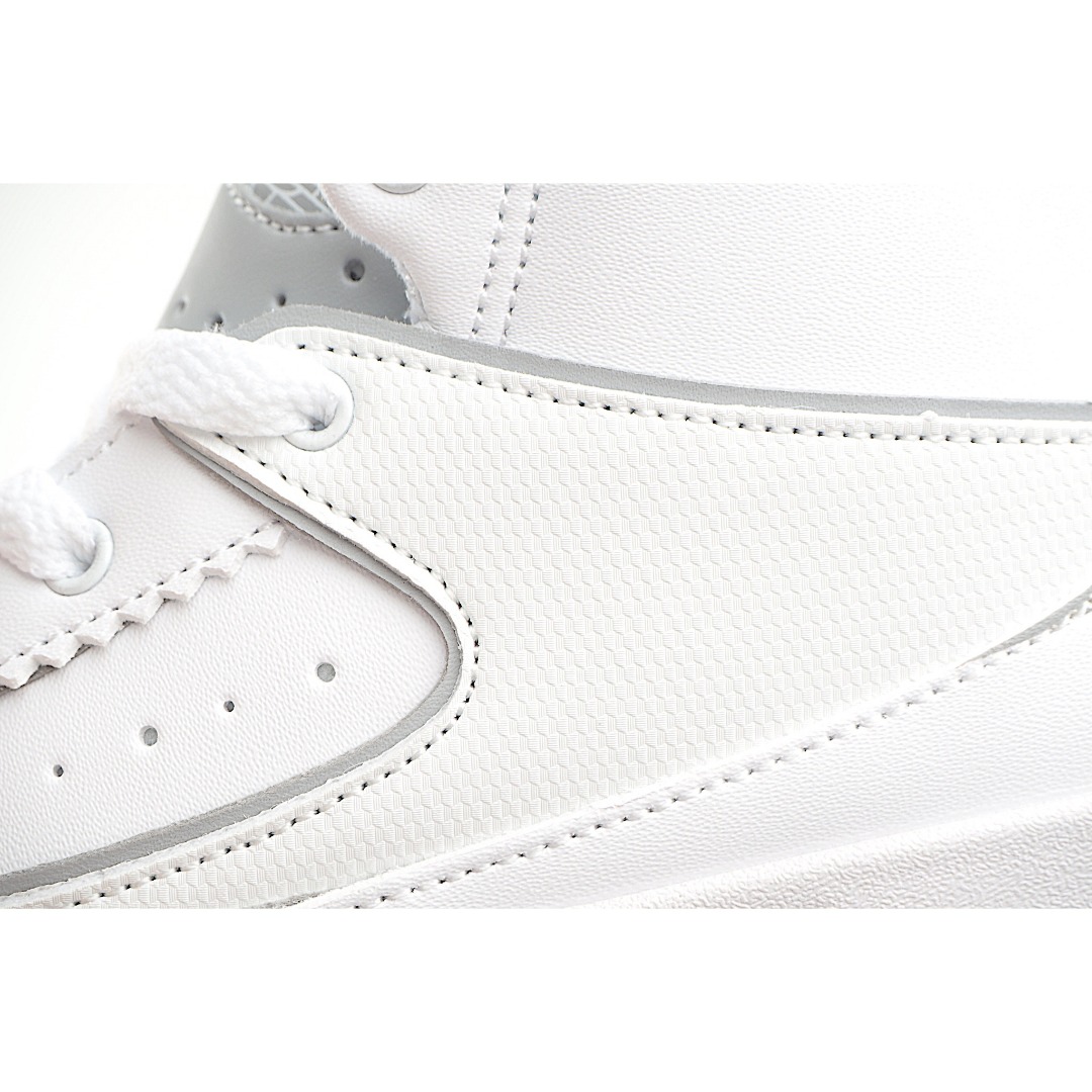 图片[9]-AJ 2代中帮系带复古童鞋 你的孩子会摇滚经典的吧! AJ2 于1986 年首次亮相，是其著名前身的酷炫弟弟一-标志性AJ1的更时尚、更简约的版本。鞋面采用舒适材质，提升上脚体验。鞋身延续了经典款式设计，并加强了鞋面的包裹和支撑性能。鞋底精心打造的防滑底纹，抓地稳固。 尺码：24-37.5-选品中心