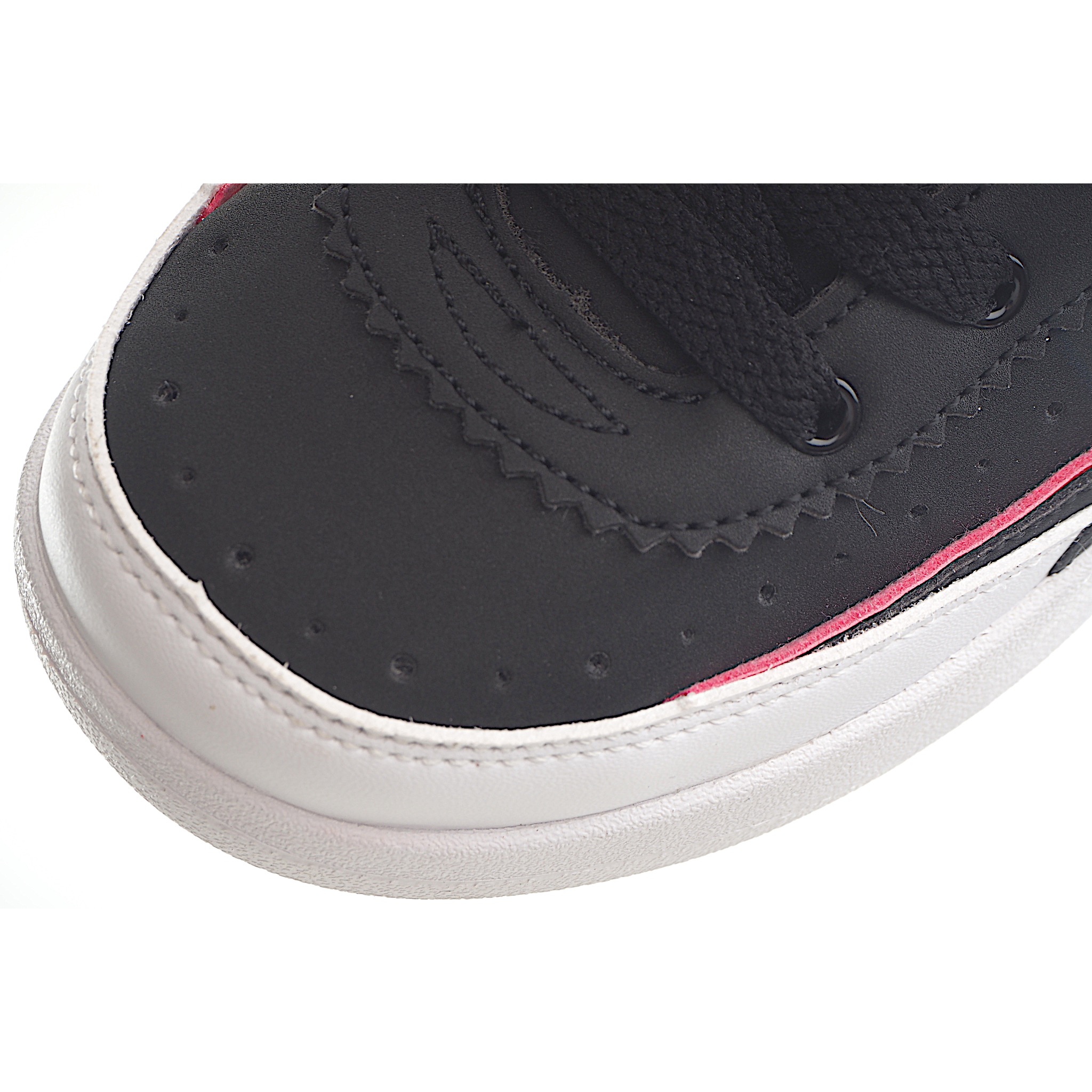 图片[7]-AJ 2代中帮系带复古童鞋 你的孩子会摇滚经典的吧! AJ2 于1986 年首次亮相，是其著名前身的酷炫弟弟一-标志性AJ1的更时尚、更简约的版本。鞋面采用舒适材质，提升上脚体验。鞋身延续了经典款式设计，并加强了鞋面的包裹和支撑性能。鞋底精心打造的防滑底纹，抓地稳固。 尺码：24-37.5-选品中心