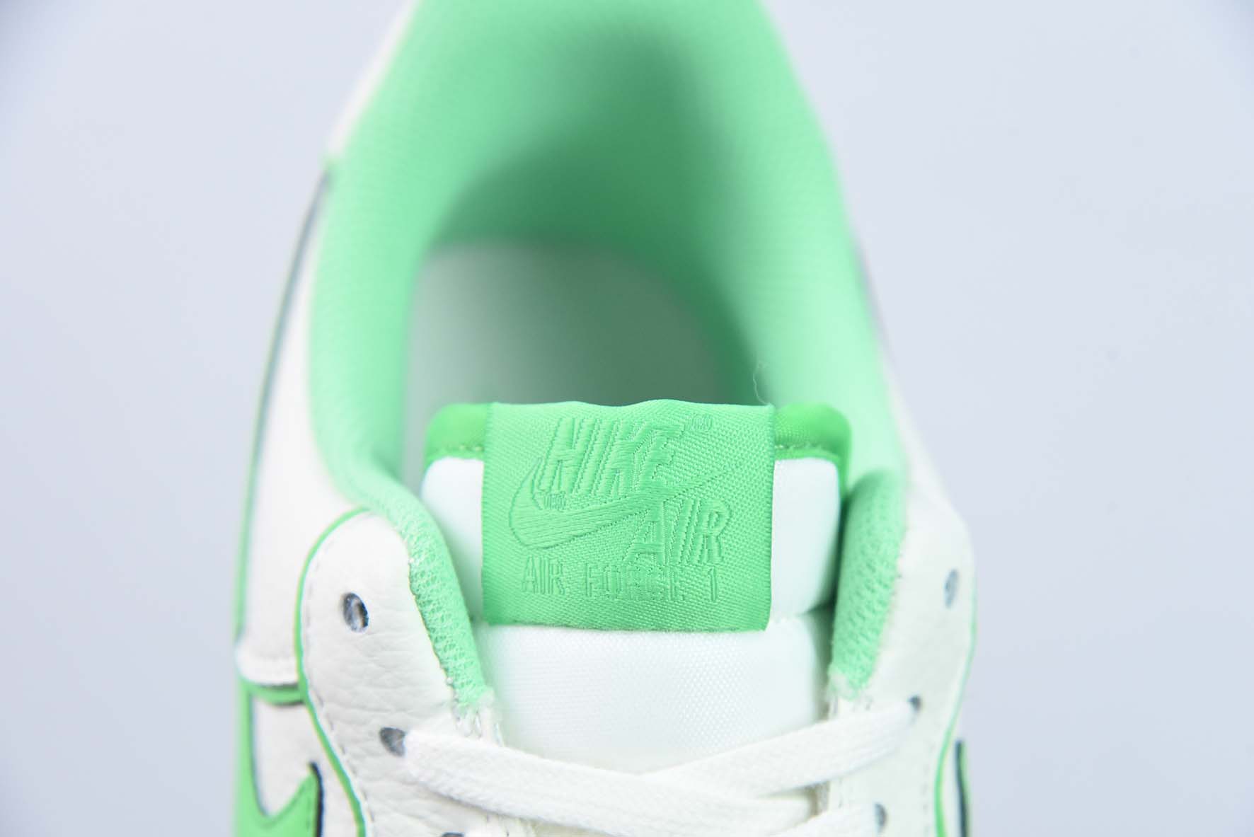 NK Air Force 1'07 Low 米白绿炫彩 夜魔侠 空军一号低帮运动休闲板鞋 货号:UH8958-022