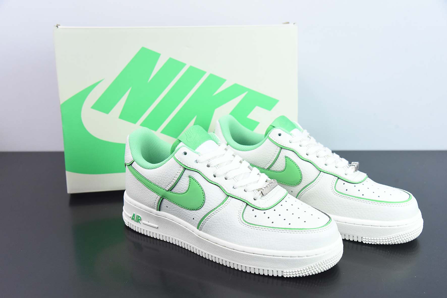 NK Air Force 1'07 Low 米白绿炫彩 夜魔侠 空军一号低帮运动休闲板鞋 货号:UH8958-022