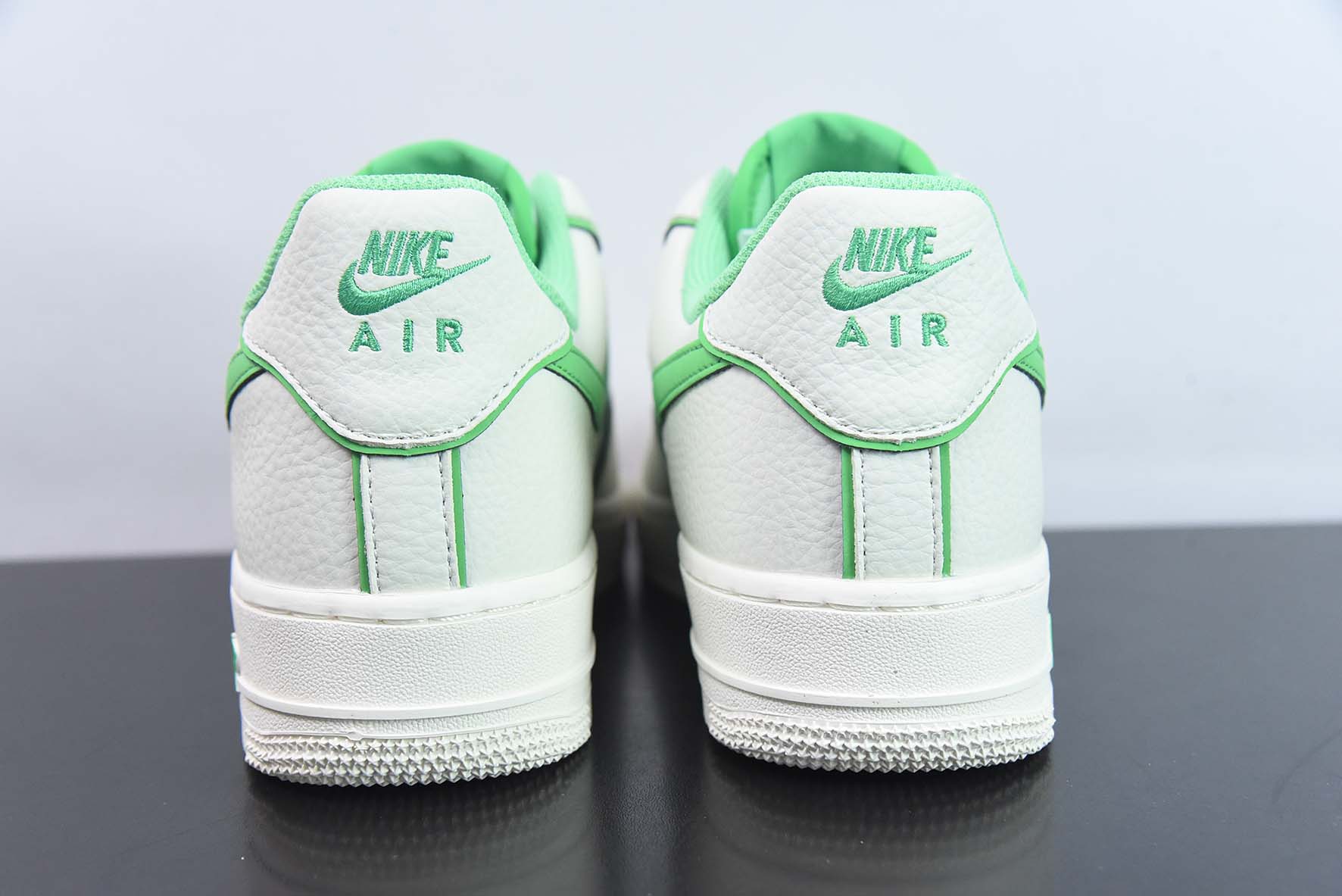 NK Air Force 1'07 Low 米白绿炫彩 夜魔侠 空军一号低帮运动休闲板鞋 货号:UH8958-022