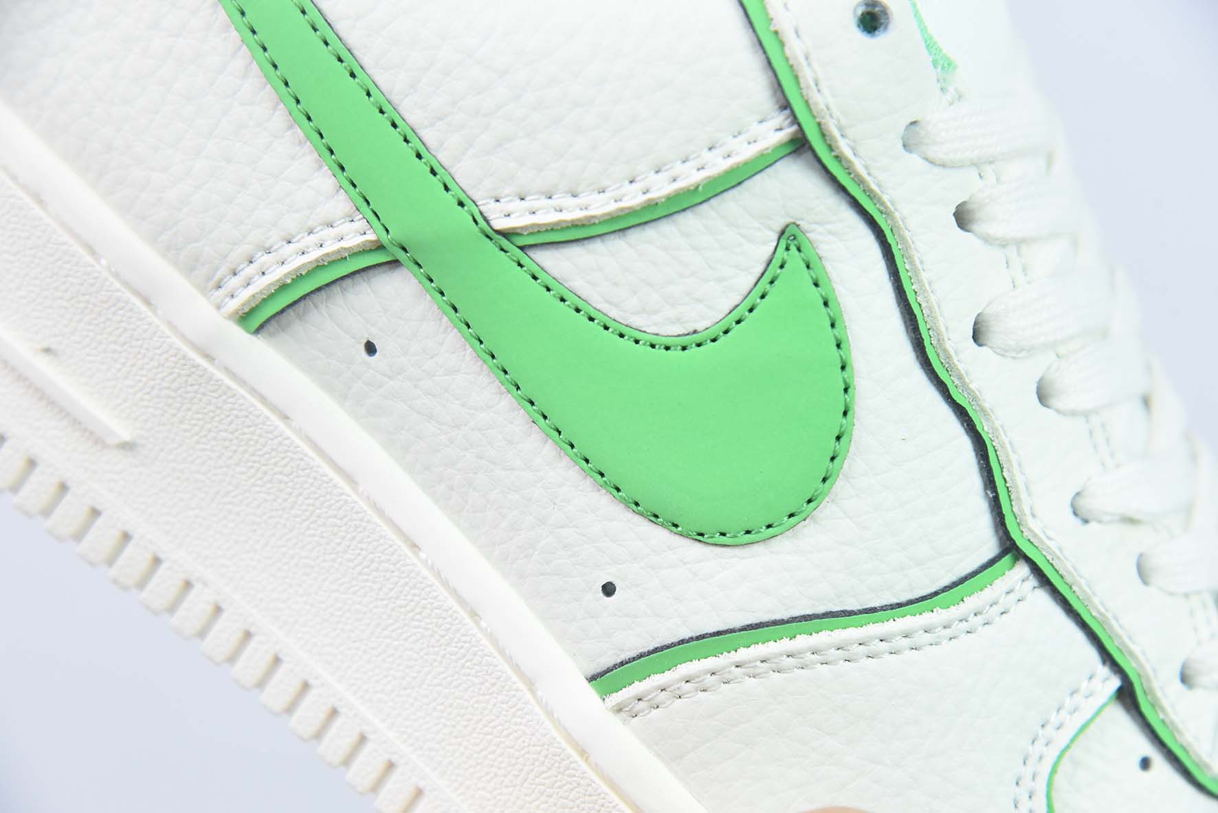NK Air Force 1'07 Low 米白绿炫彩 夜魔侠 空军一号低帮运动休闲板鞋 货号:UH8958-022