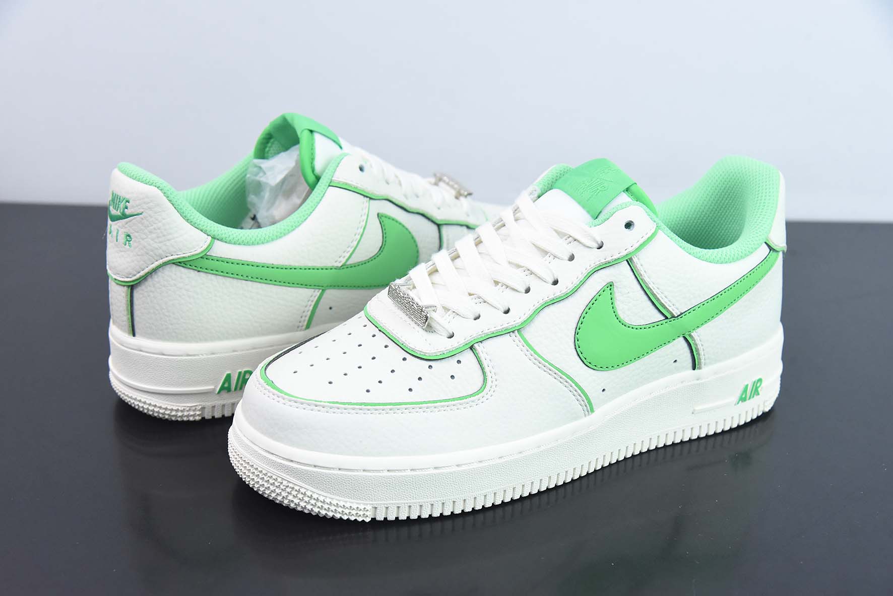 NK Air Force 1'07 Low 米白绿炫彩 夜魔侠 空军一号低帮运动休闲板鞋 货号:UH8958-022