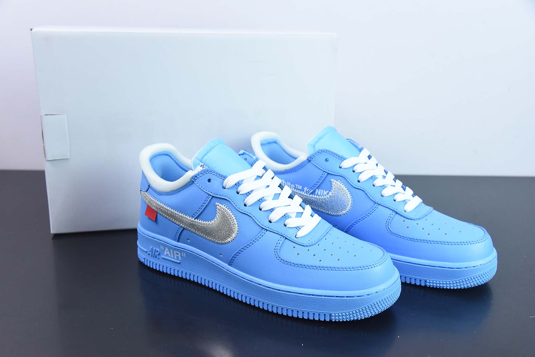 NK AF1 MCA 蓝色艺术馆 联名空军一号低帮运动板鞋  官方货号：CI1173-400