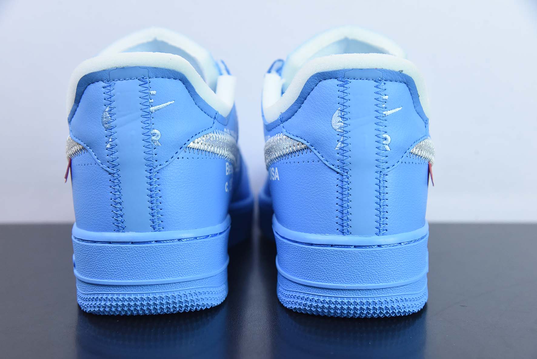 NK AF1 MCA 蓝色艺术馆 联名空军一号低帮运动板鞋  官方货号：CI1173-400
