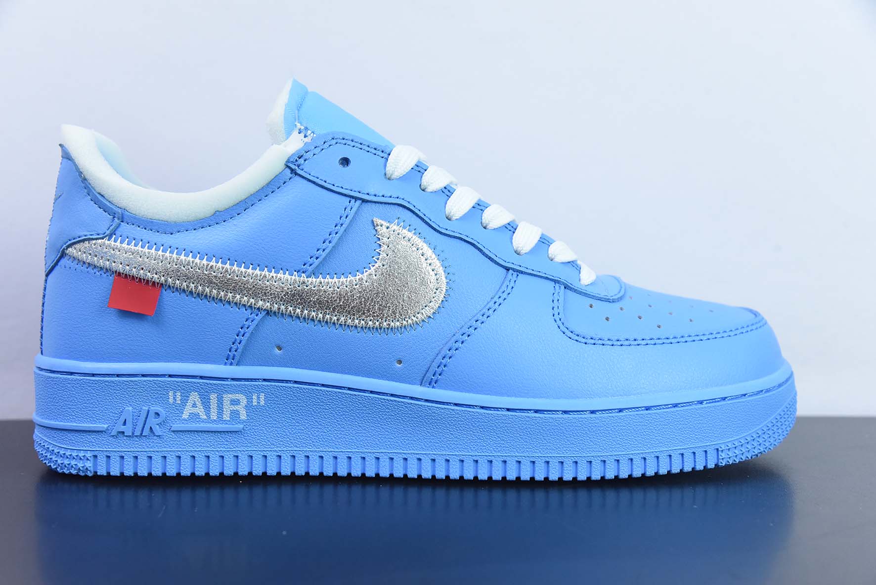 NK AF1 MCA 蓝色艺术馆 联名空军一号低帮运动板鞋  官方货号：CI1173-400