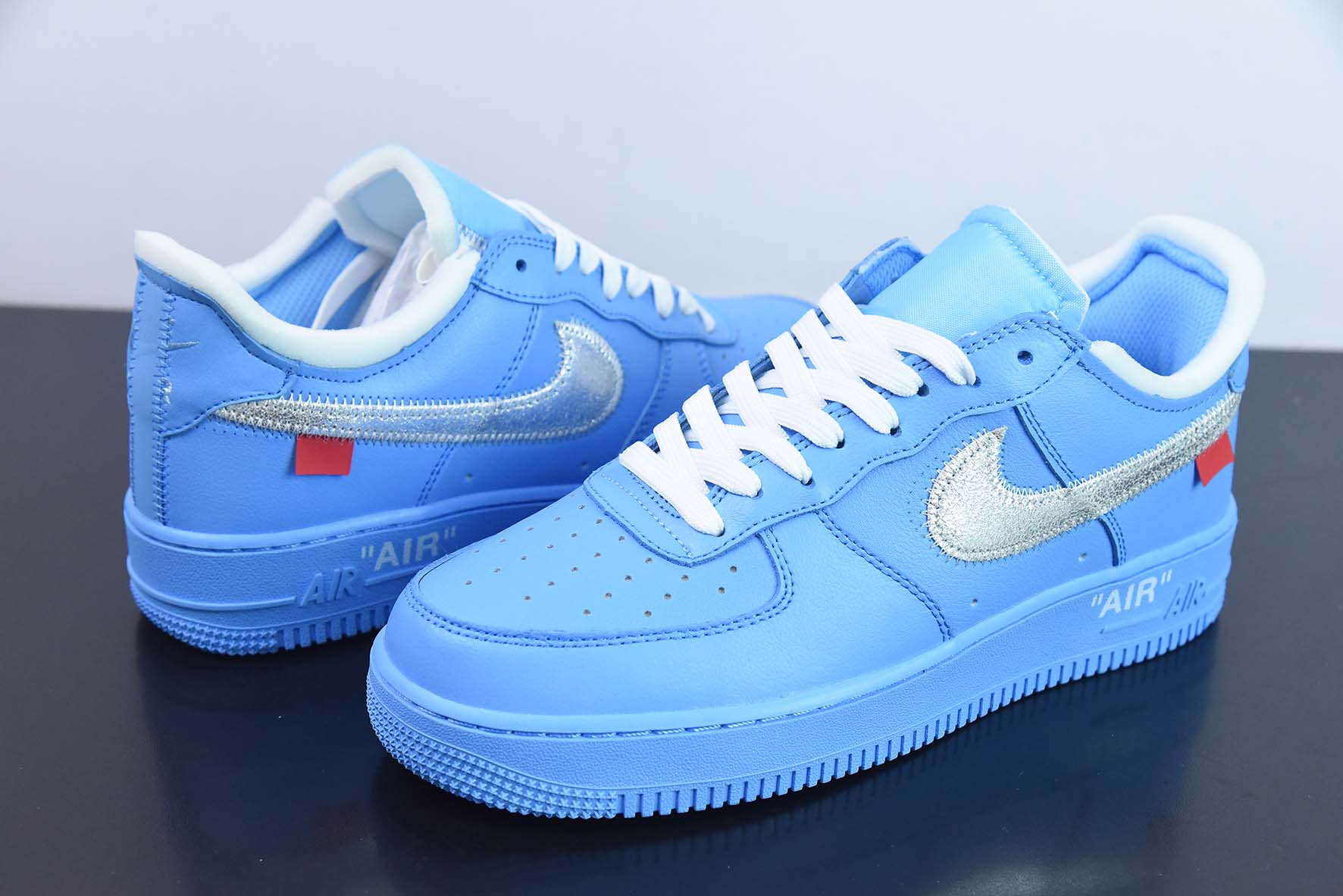NK AF1 MCA 蓝色艺术馆 联名空军一号低帮运动板鞋  官方货号：CI1173-400