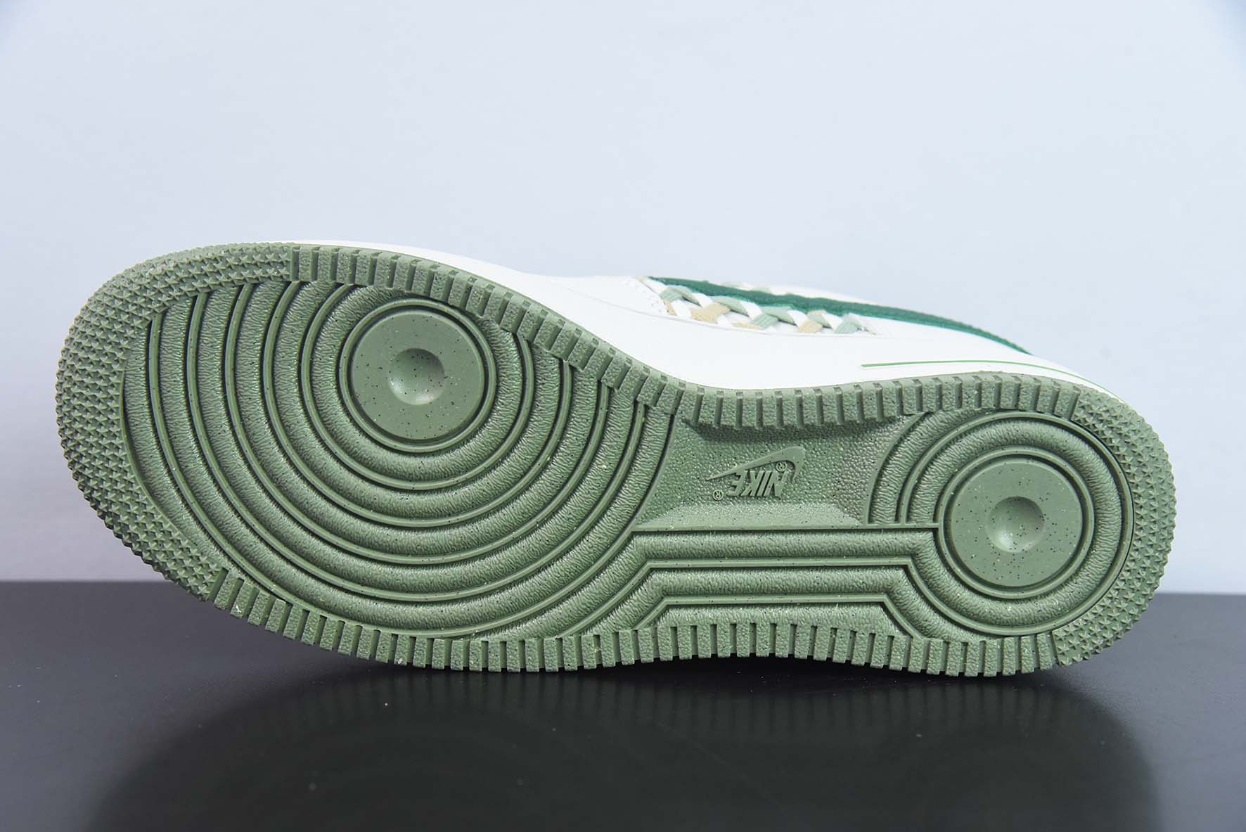 Air Force 1 '07 Low 白绿色 小香风低帮运动鞋 编织 货号:FN0369 100