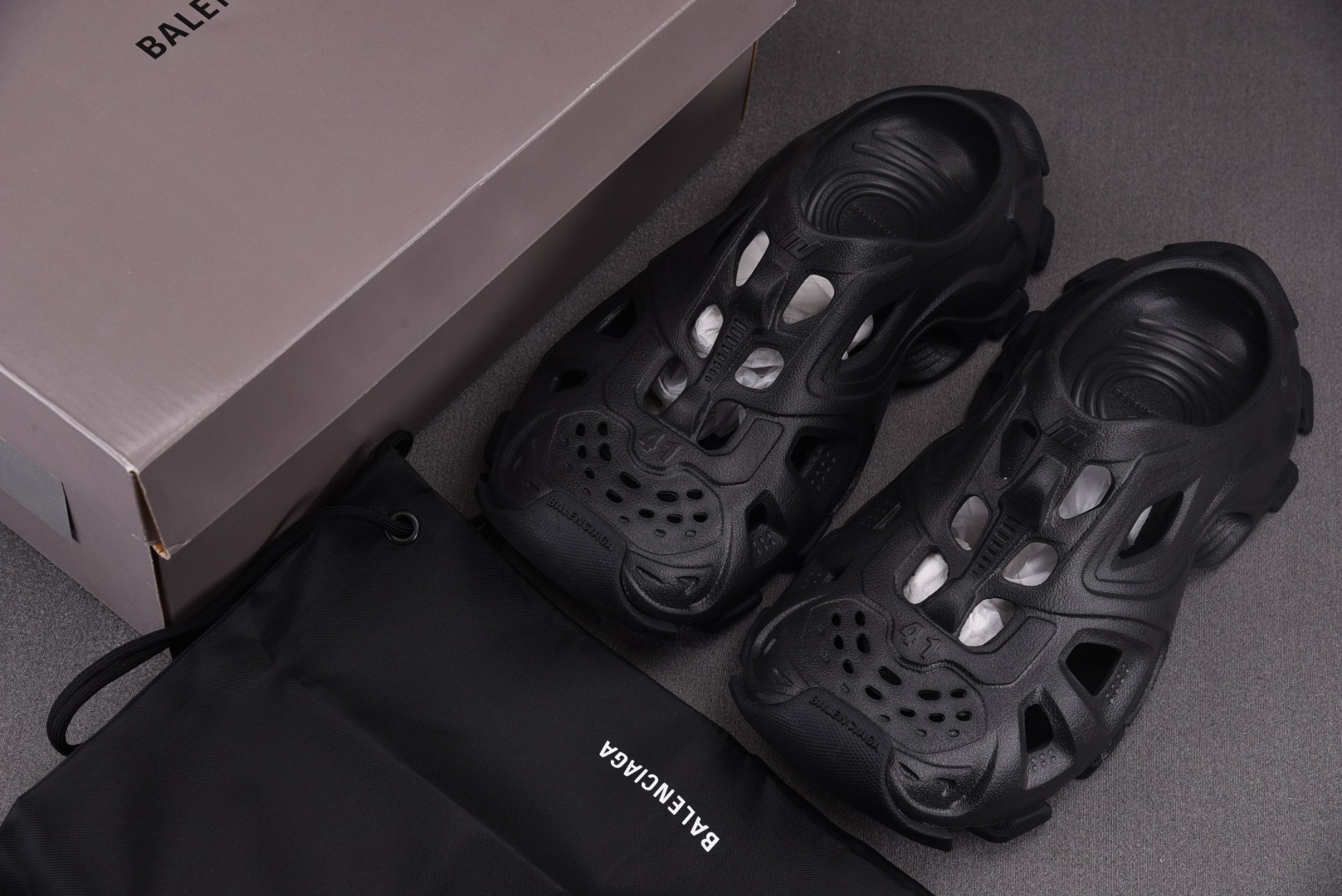 Balenciaga凉鞋尺码38-4