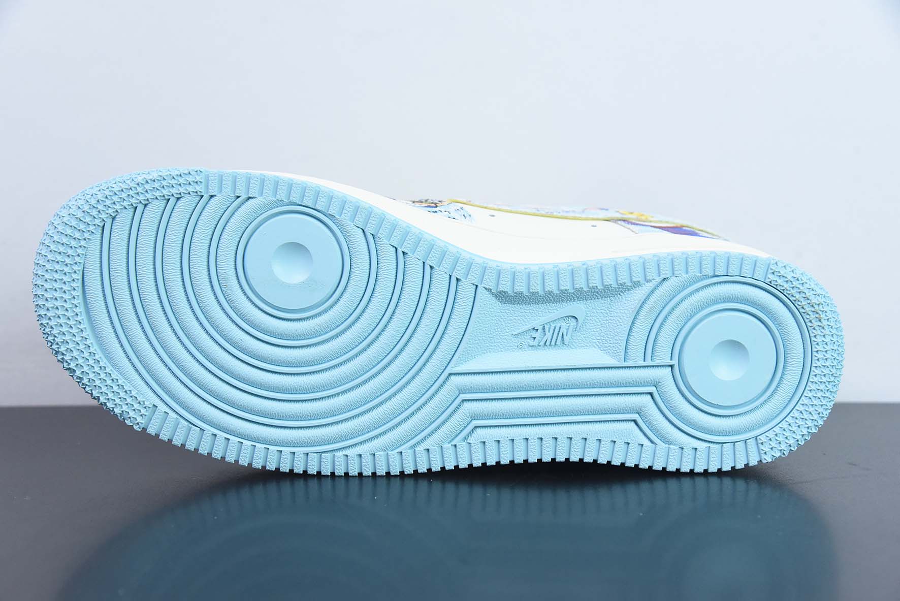 耐克Nike Air Force 1’07 Low"Doraemo"空军一号“米白浅蓝黄哆啦A梦叮当猫”货号:FB0607-055