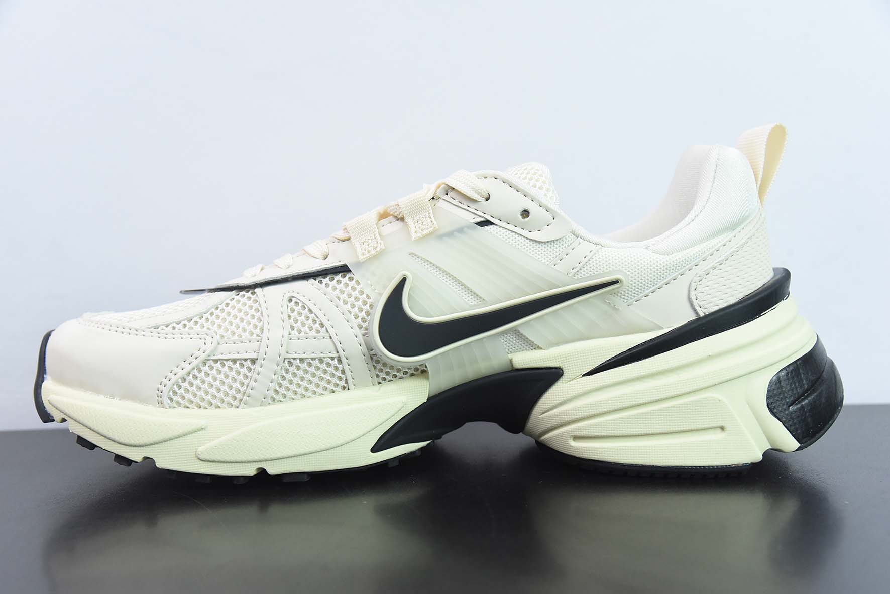 Runtekk "Summit White Metallic Silver''减震防滑低帮 复古老爹鞋跑步鞋 货号:FD0736-101