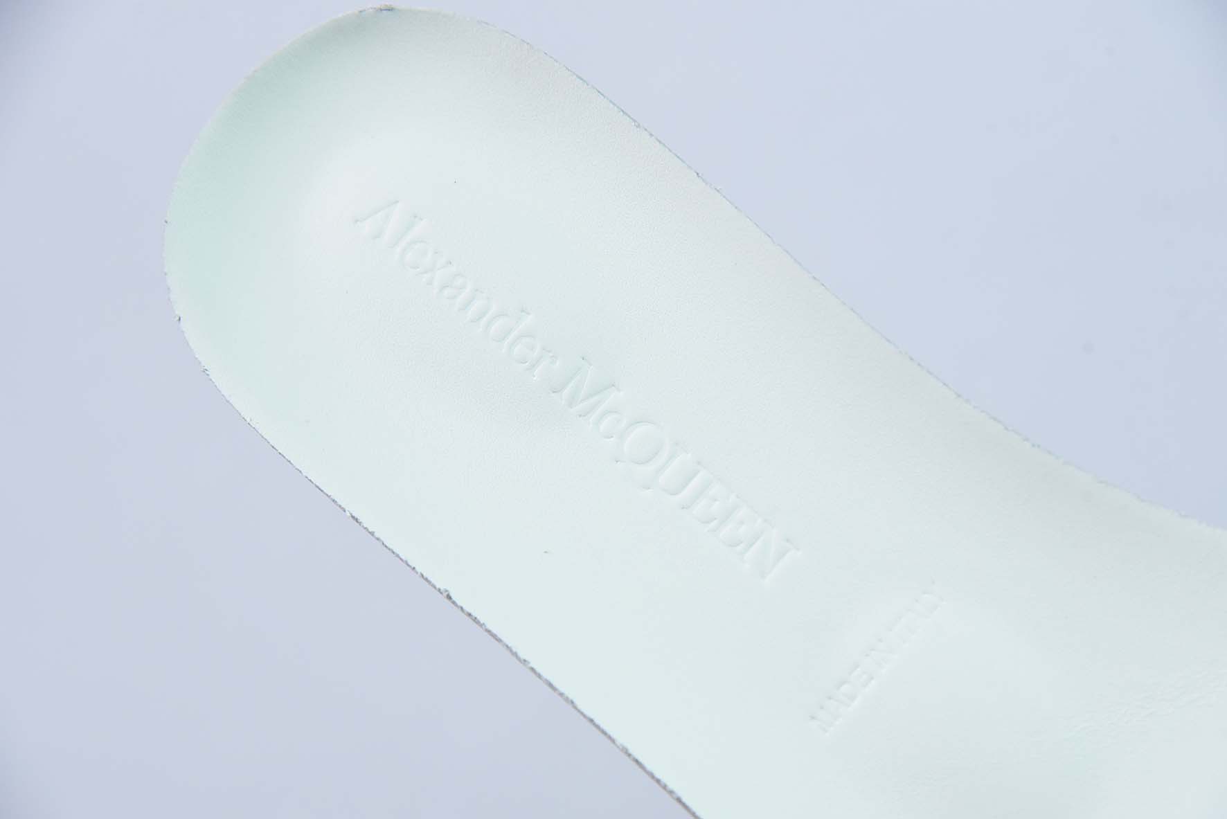 Alexander McQueen 亚历山大麦昆 浅蓝低帮运动鞋