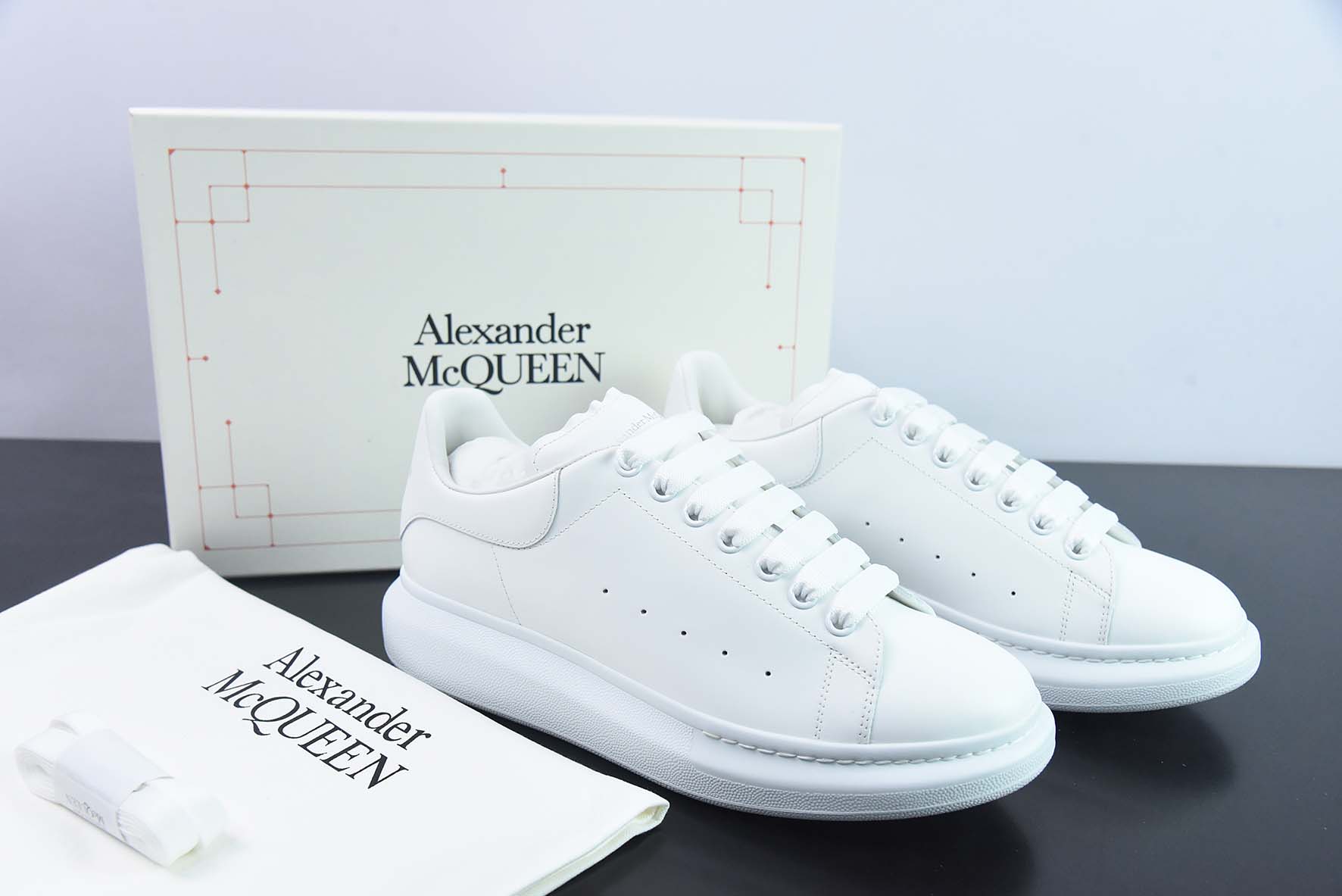 Alexander McQueen 亚历山大麦昆 纯白低帮运动鞋