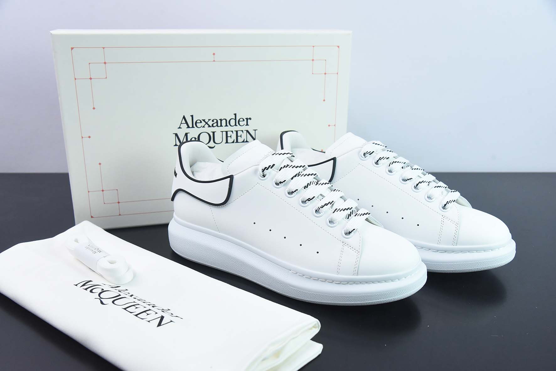 Alexander McQueen 亚历山大麦昆 白滴胶低帮运动鞋