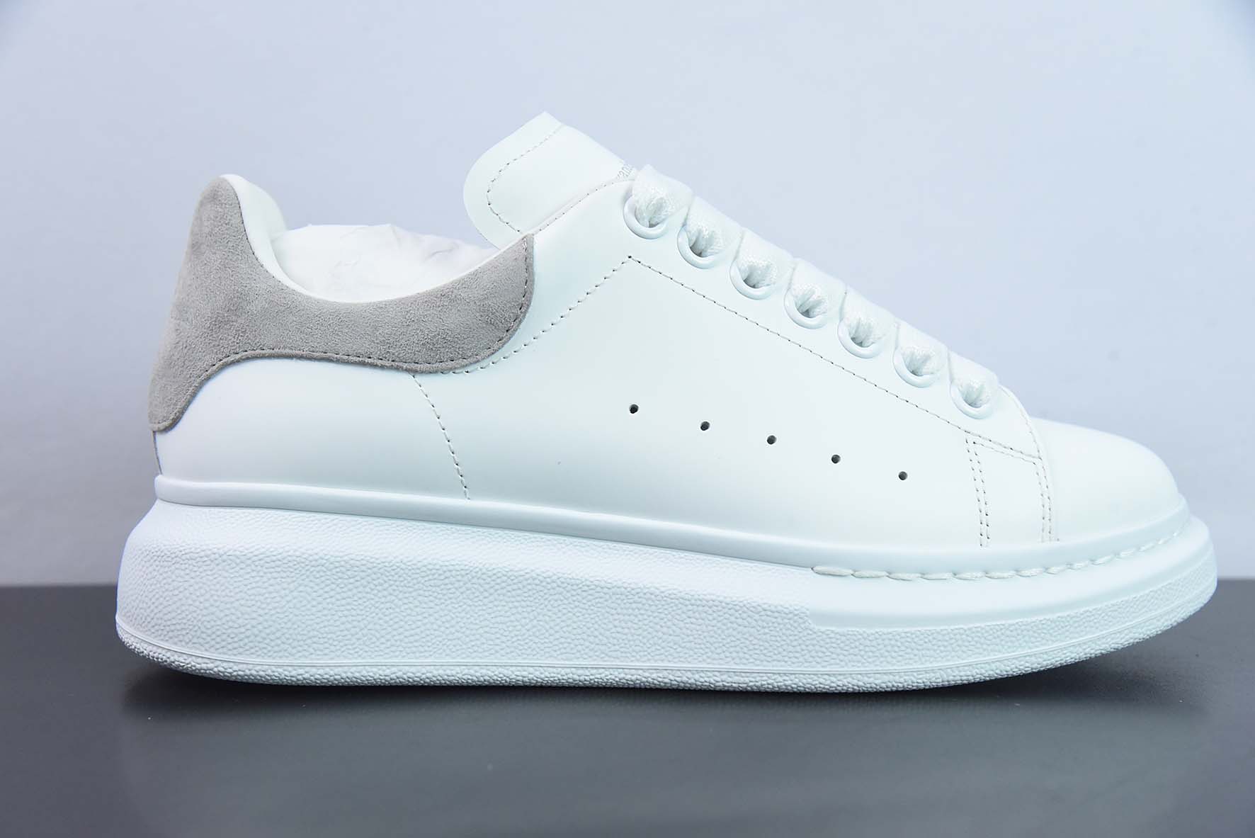 Alexander McQueen 亚历山大麦昆 浅灰低帮运动鞋