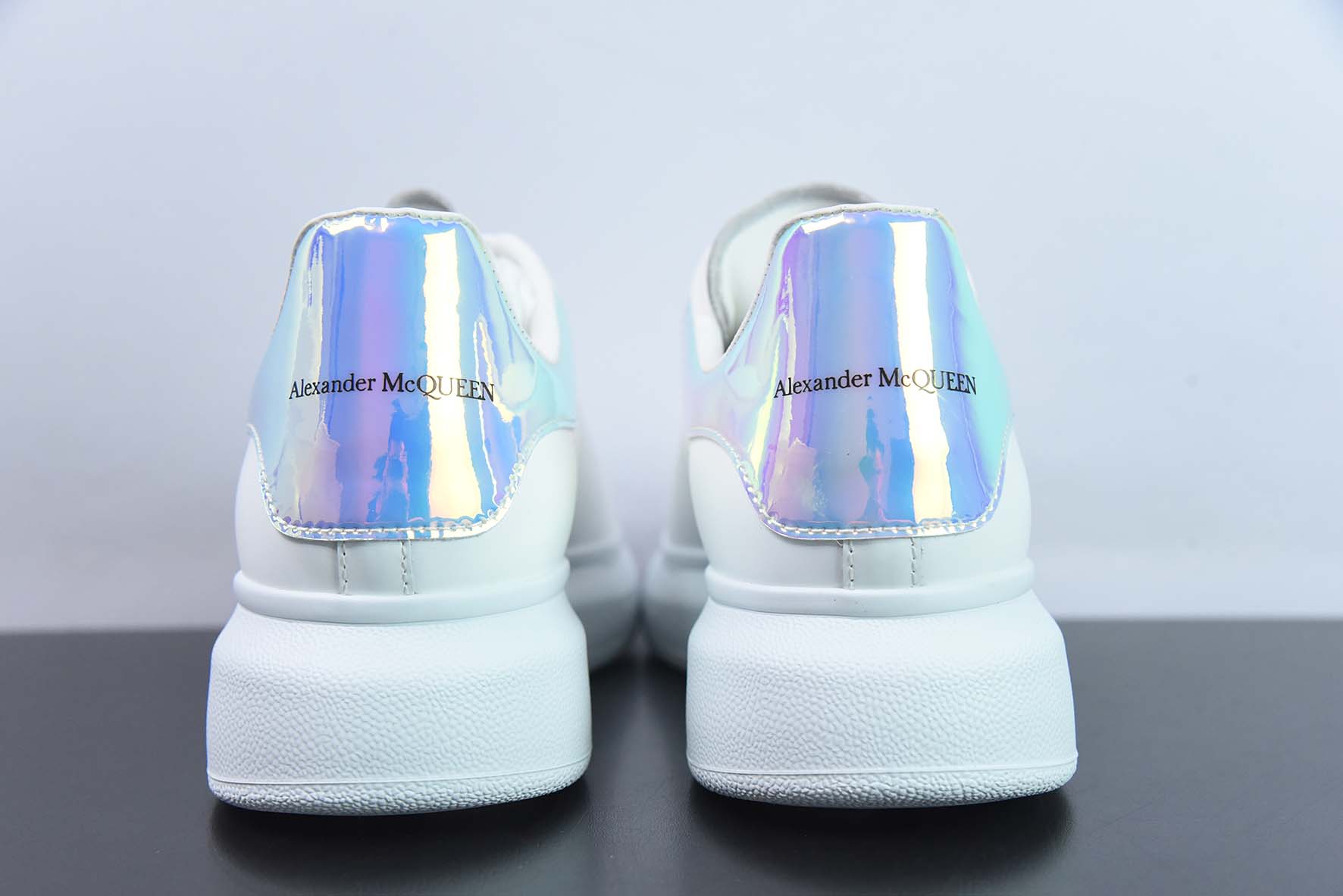 Alexander McQueen 亚历山大麦昆 镭射 低帮运动鞋