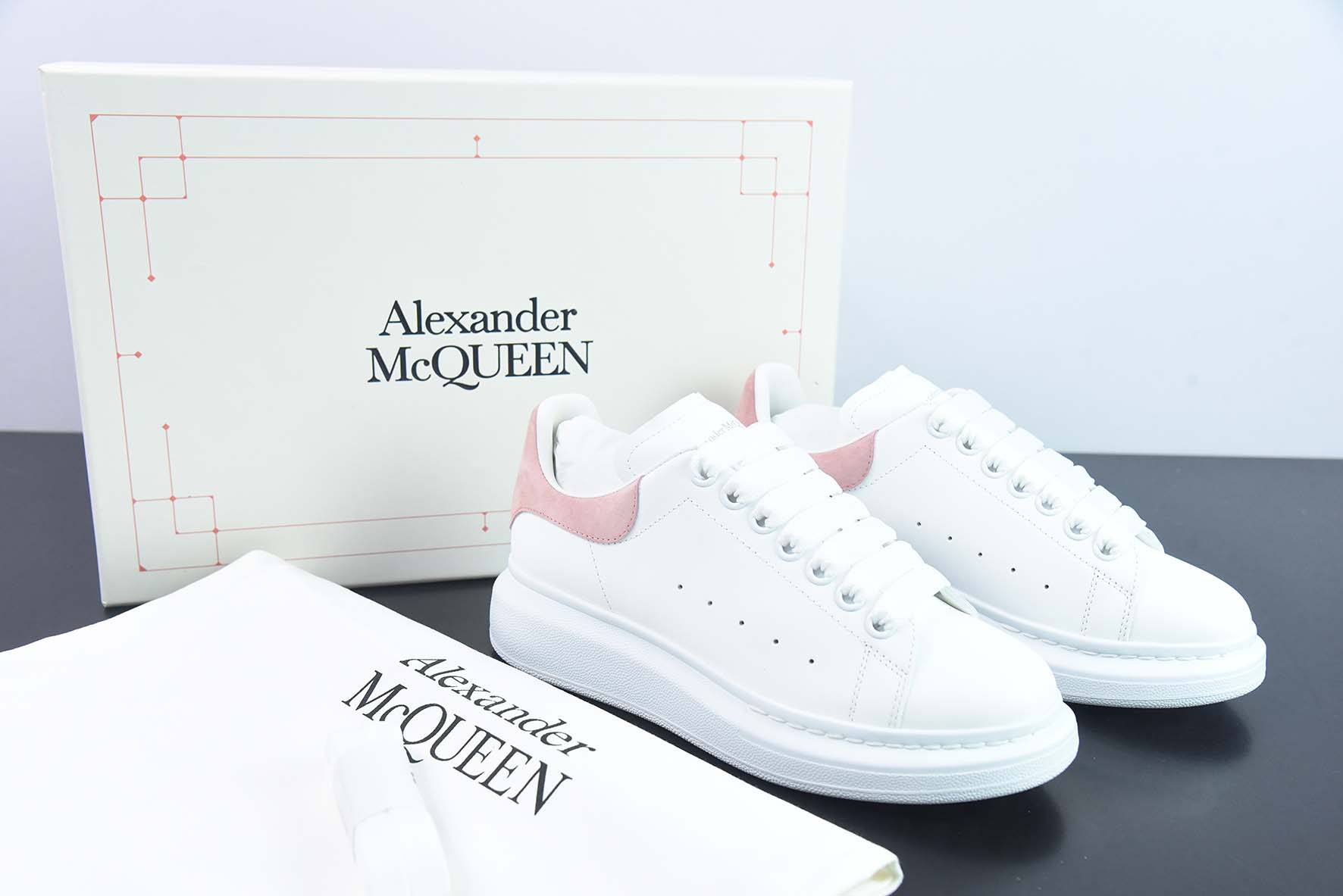 Alexander McQueen 亚历山大麦昆 粉色低帮运动鞋