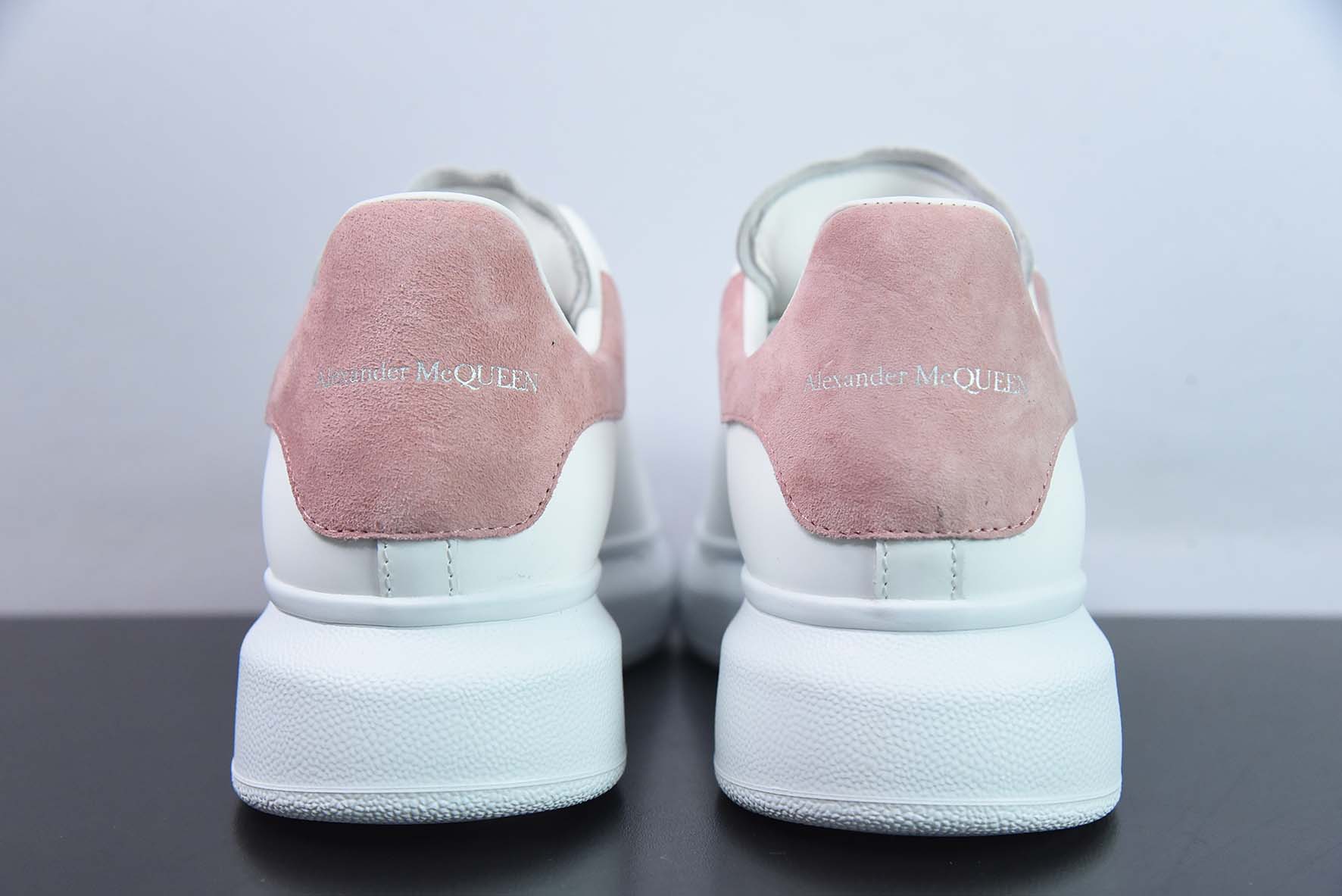 Alexander McQueen 亚历山大麦昆 粉色低帮运动鞋