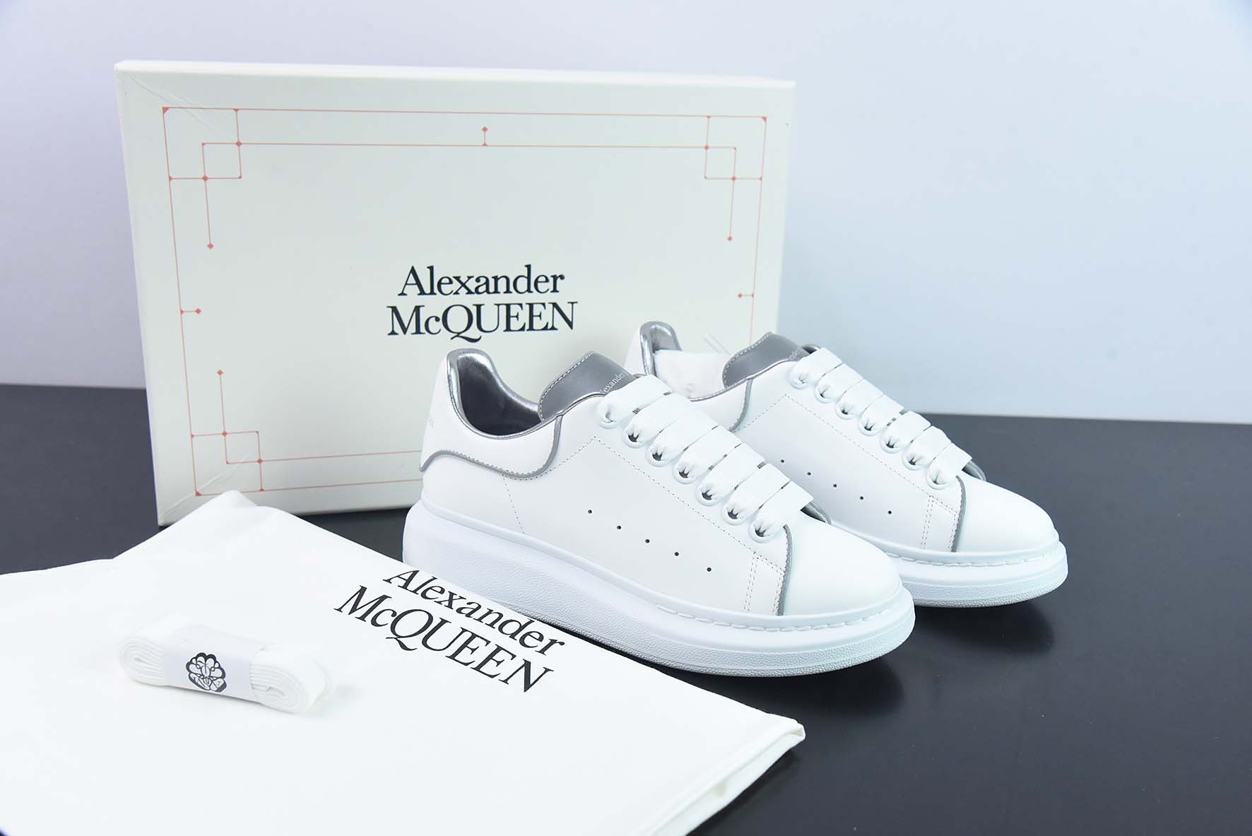 Alexander McQueen 亚历山大麦昆 3M白低帮运动鞋