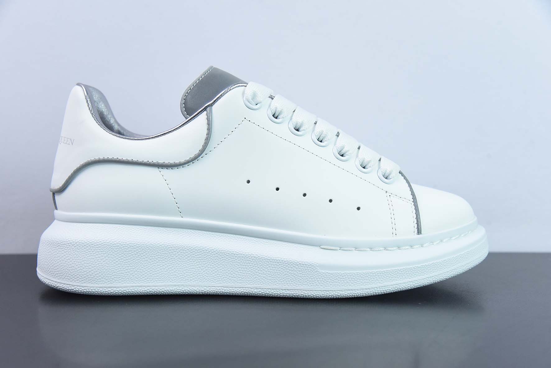 Alexander McQueen 亚历山大麦昆 3M白低帮运动鞋