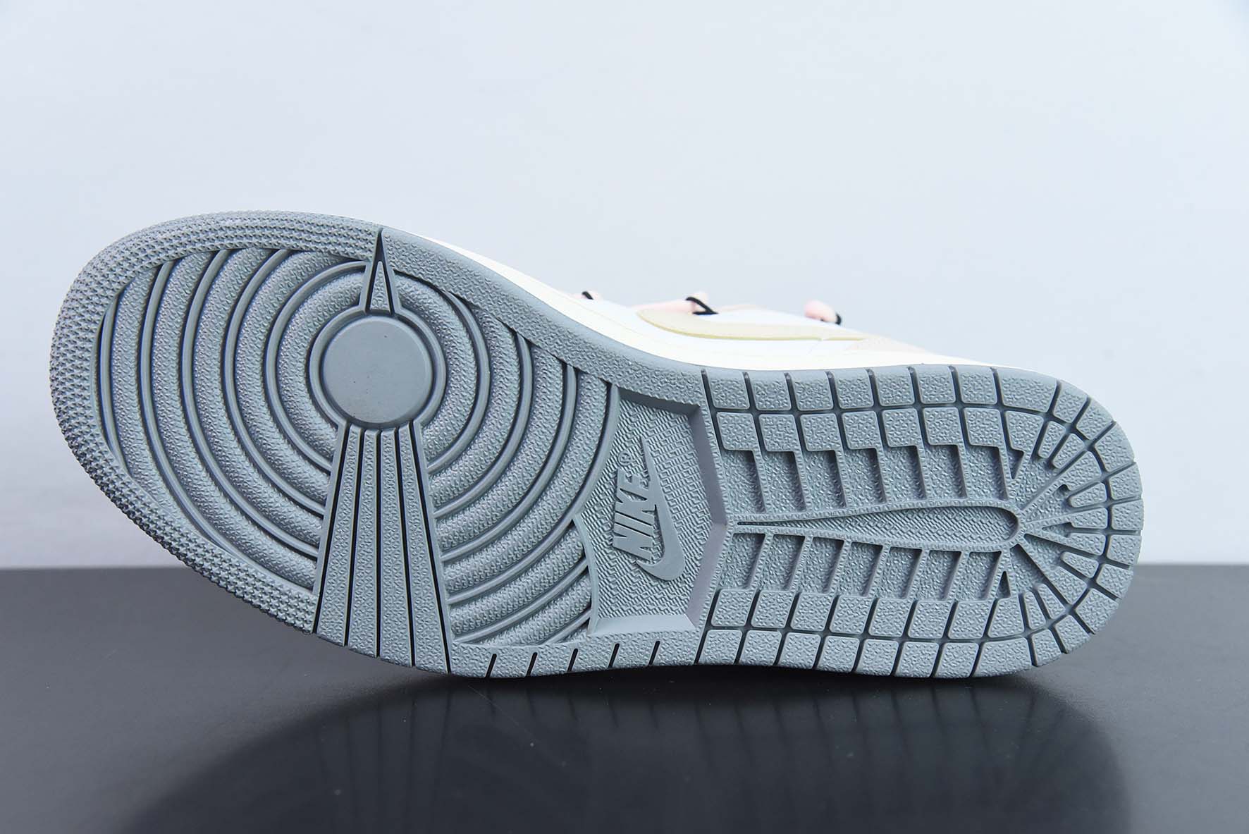 NK Air Jordan 1 Low AJ1 乔1定制版 绑带解构 运动文化篮球鞋 货号:553558-053