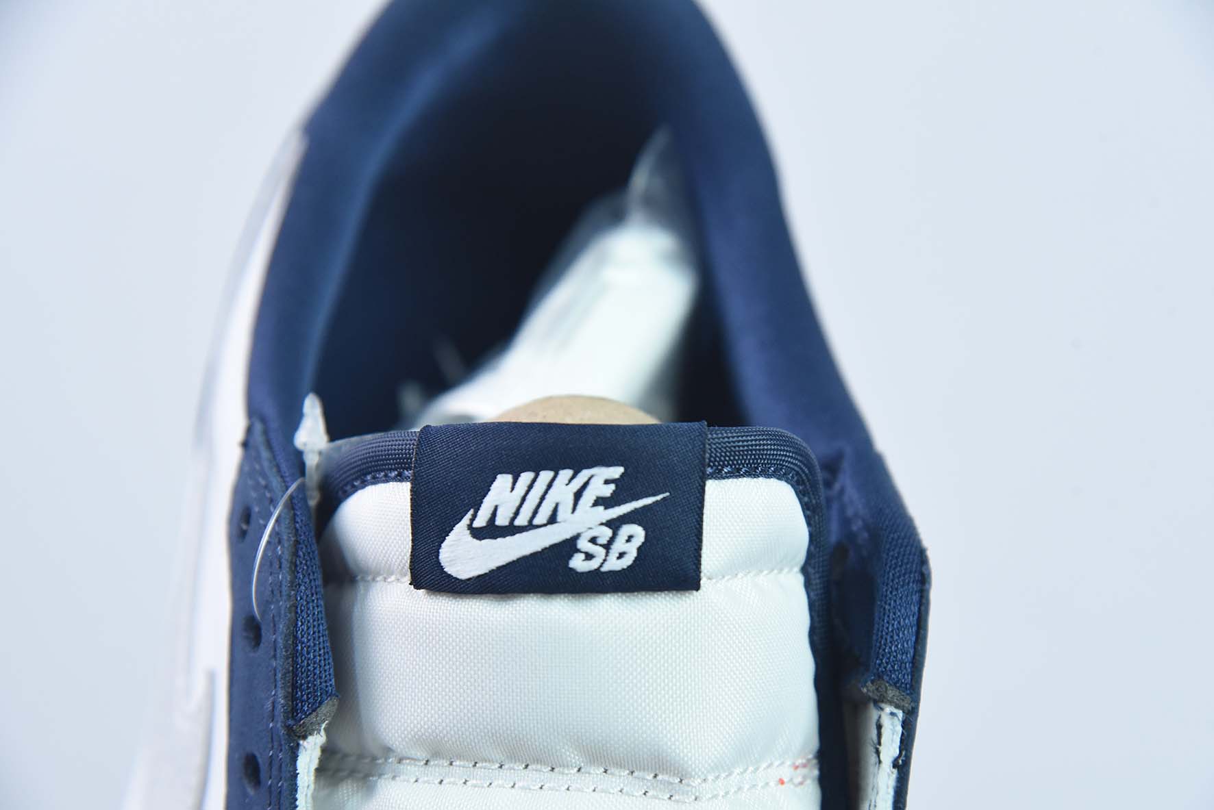NK SB x Air Jordan 1 Low AJ1乔1联名 低帮休闲运动板鞋 货号：CJ7891-400