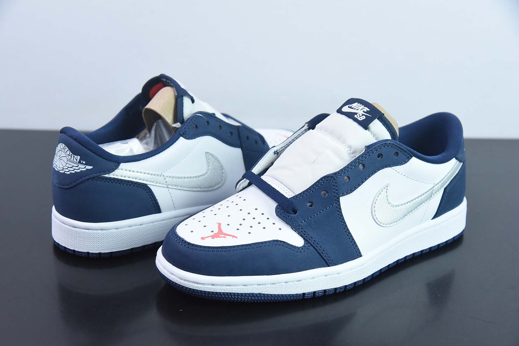 NK SB x Air Jordan 1 Low AJ1乔1联名 低帮休闲运动板鞋 货号：CJ7891-400